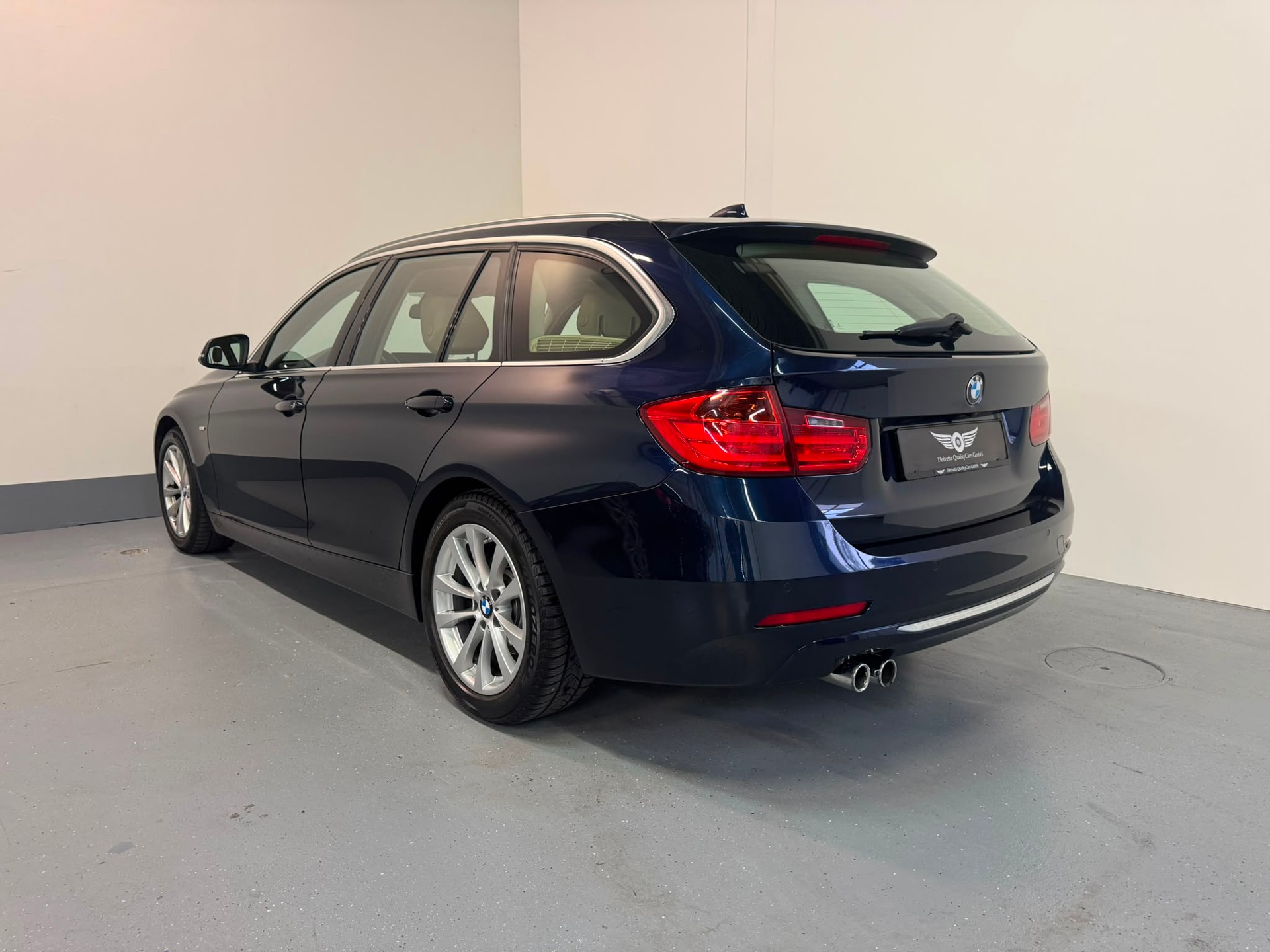 BMW 328i xDrive Touring Modern Line Steptronic-image-9