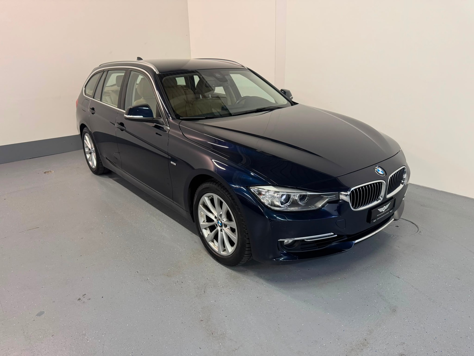 BMW 328i xDrive Touring Modern Line Steptronic-image-1