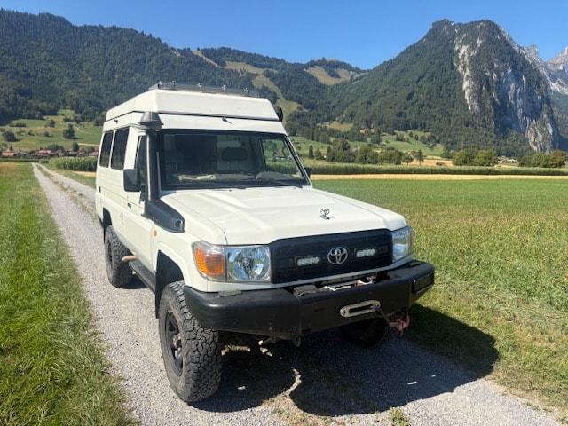 TOYOTA HZJ 78 Buschtaxi-image-1