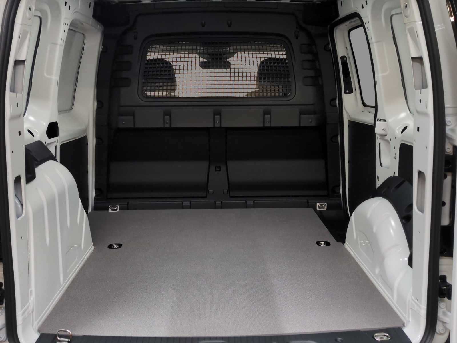 VW Caddy Cargo 2.0TDI-image-8