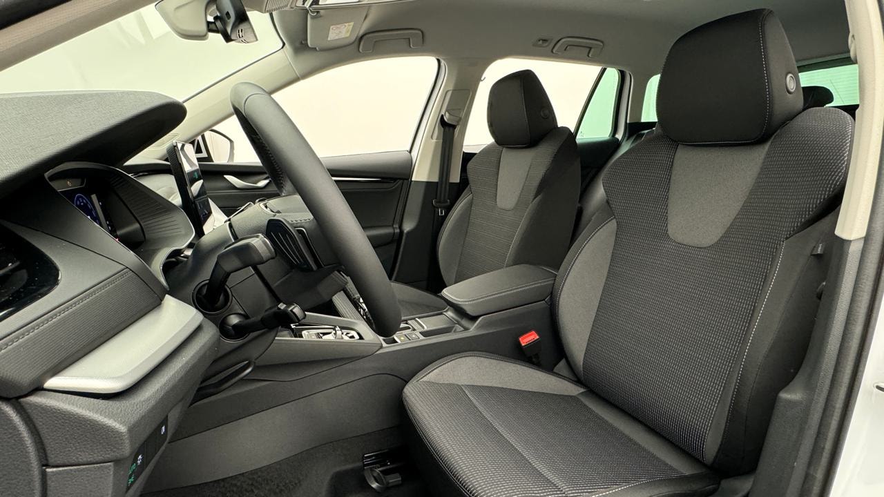 SKODA Octavia Combi 2.0 TDI DSG Selection-image-4