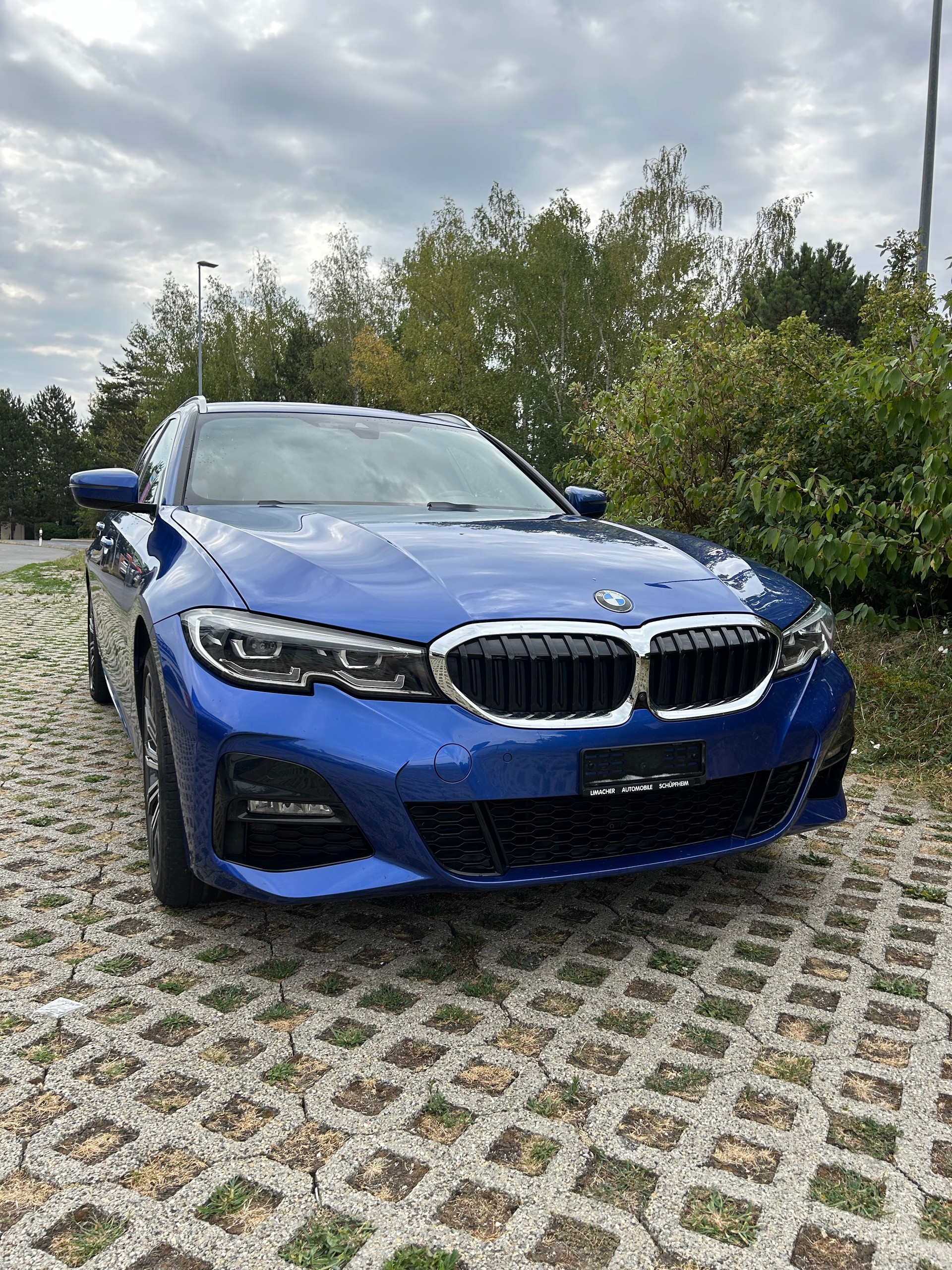BMW 330e xDrive M Touring-image-0
