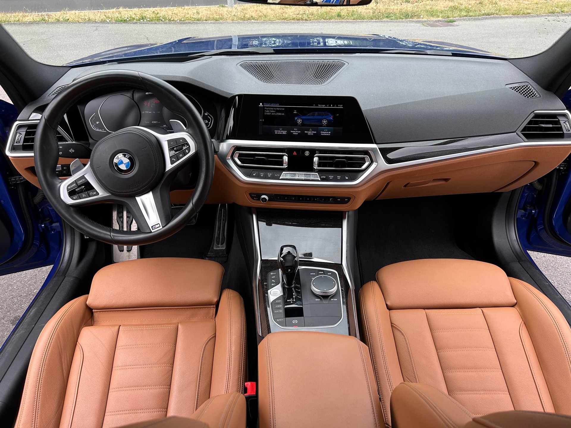 BMW 330e xDrive M Touring-image-3