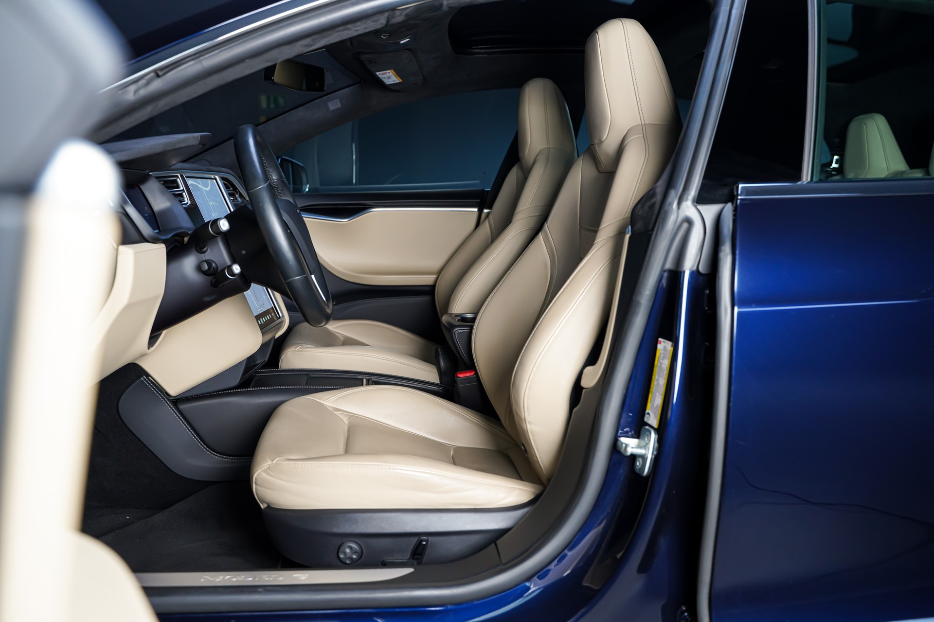 TESLA Model S 85 D Free Supercharging-image-9