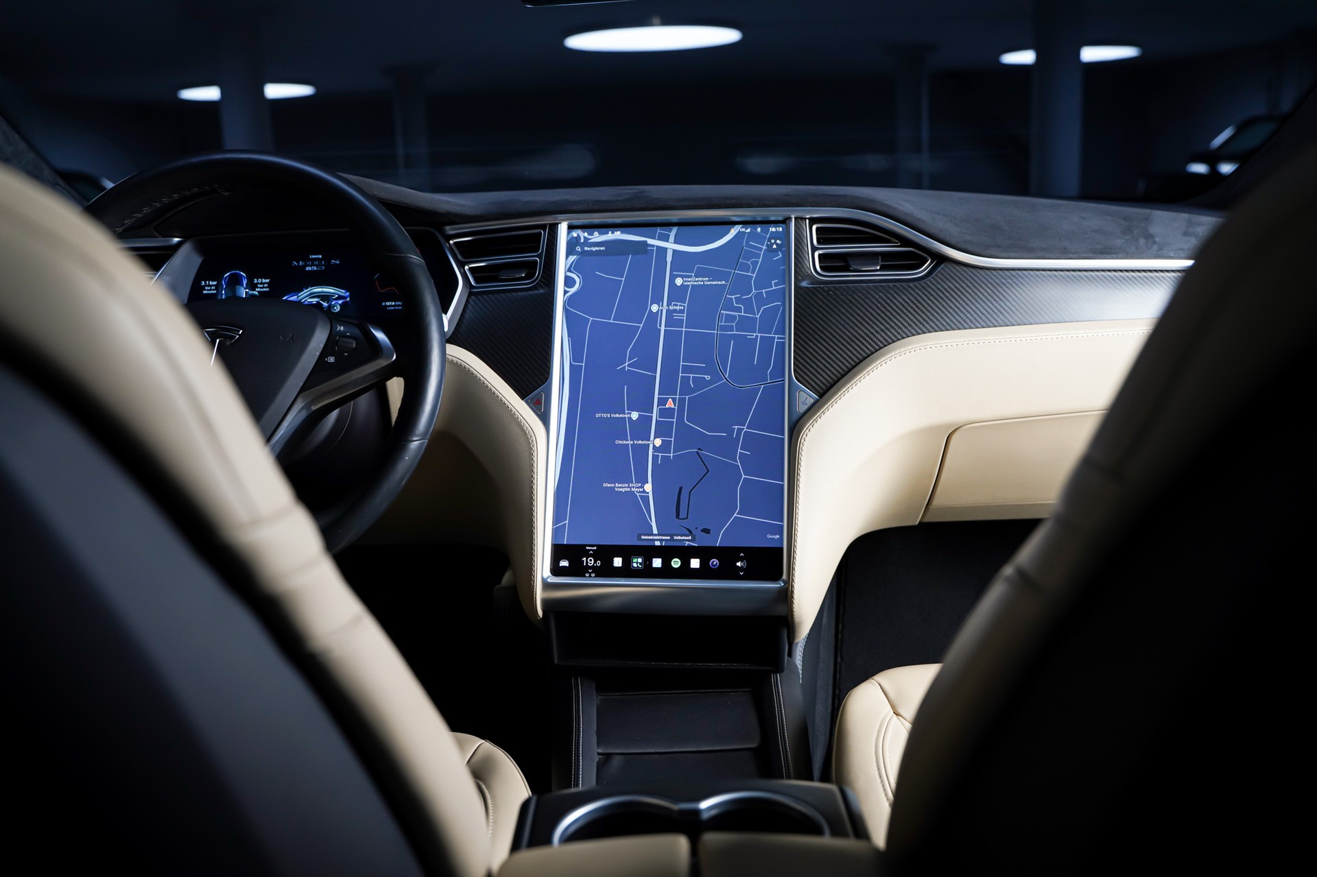 TESLA Model S 85 D Free Supercharging-image-18
