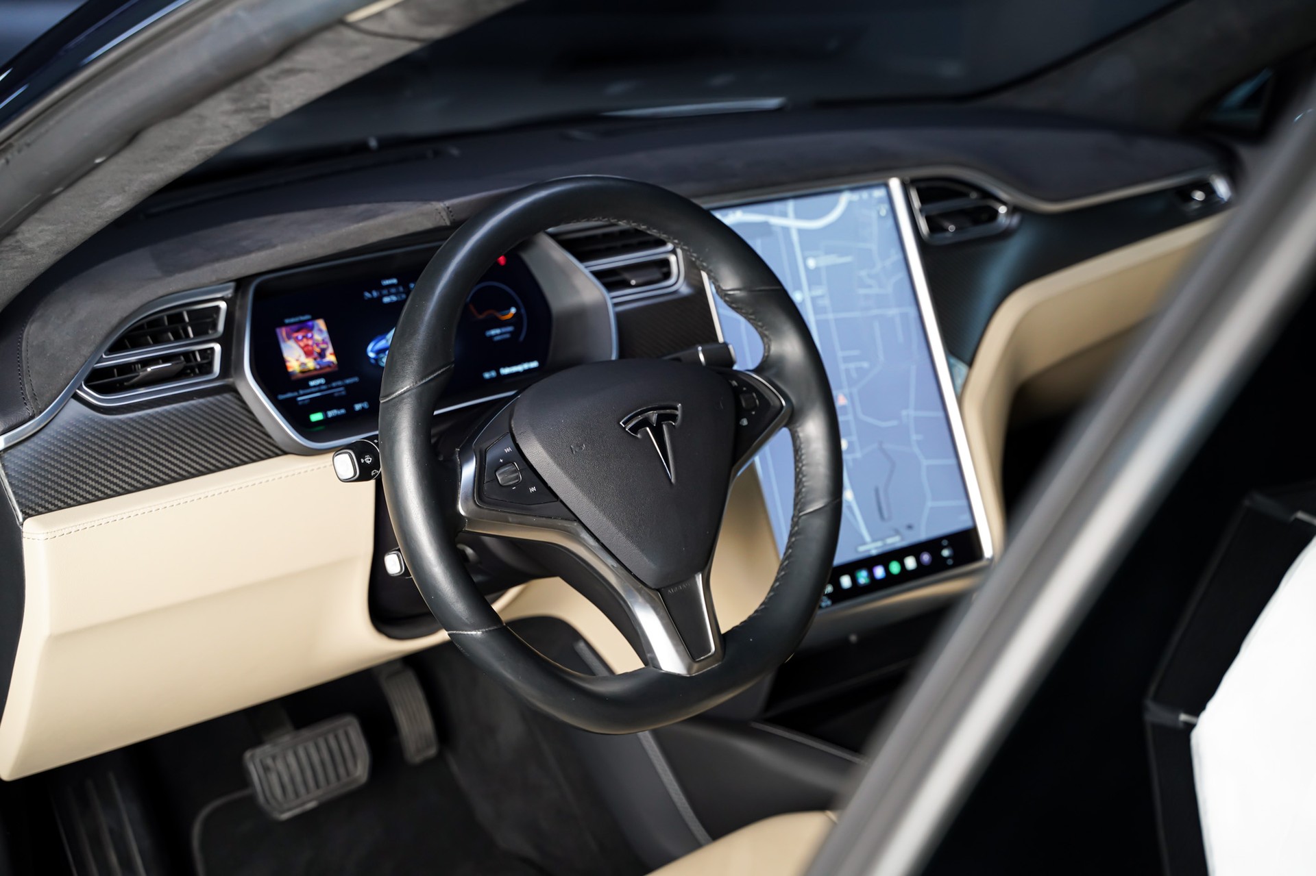TESLA Model S 85 D Free Supercharging-image-7