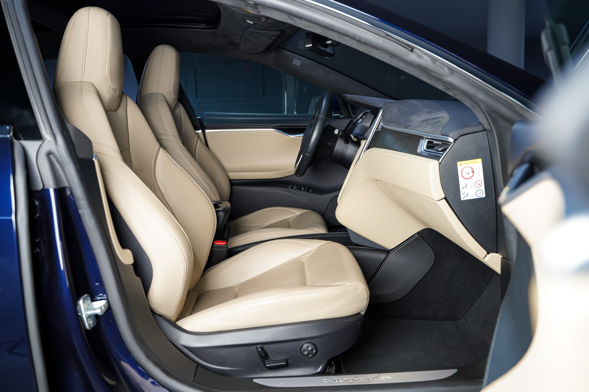 TESLA Model S 85 D Free Supercharging-image-15