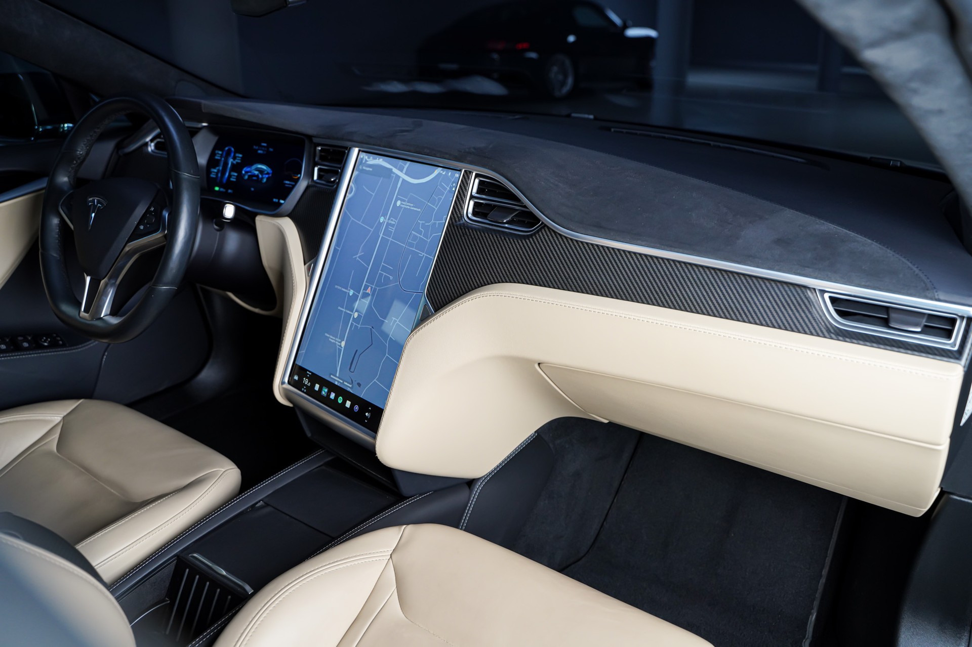 TESLA Model S 85 D Free Supercharging-image-16