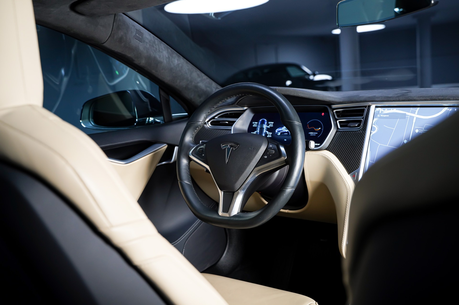 TESLA Model S 85 D Free Supercharging-image-17
