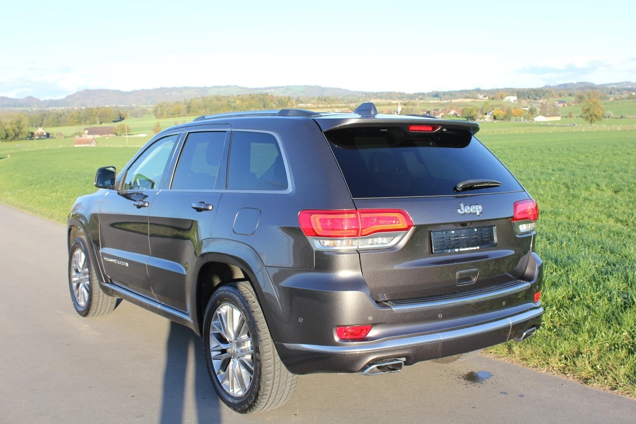 JEEP Grand Cherokee 3.0 CRD Summit Automatic-image-3