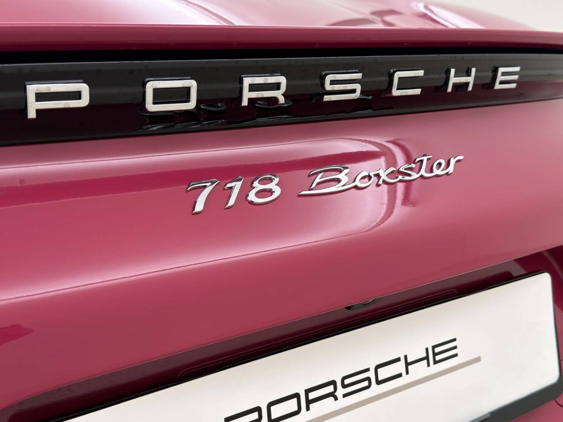 PORSCHE 718 Boxster-image-11