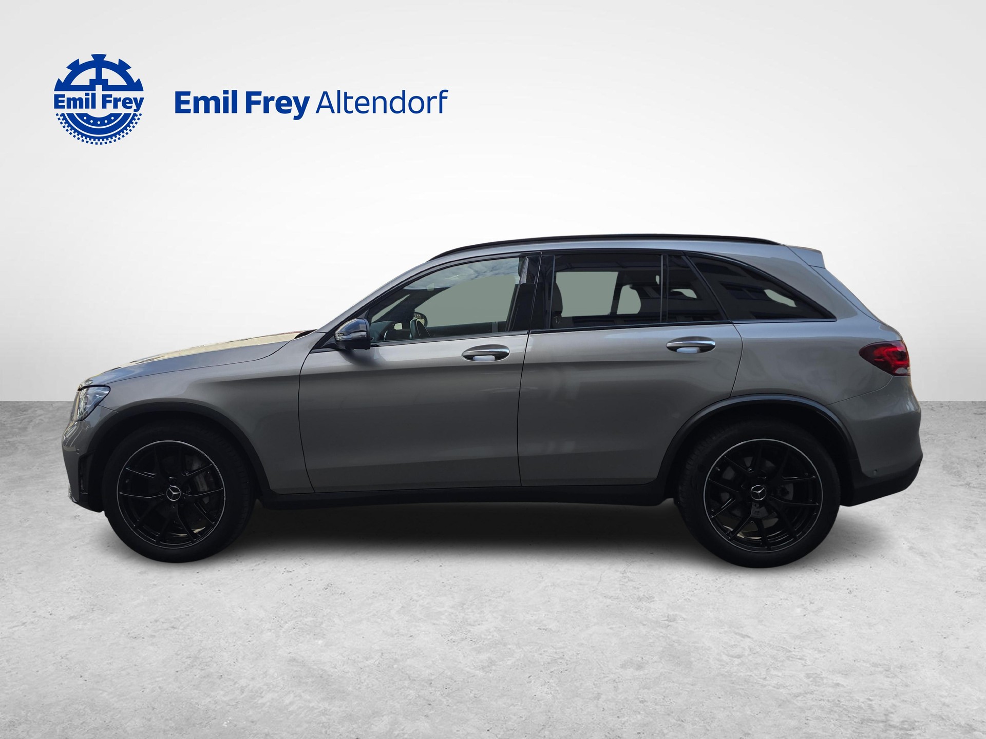 MERCEDES-BENZ GLC 300 d AMG Line 4m-image-1