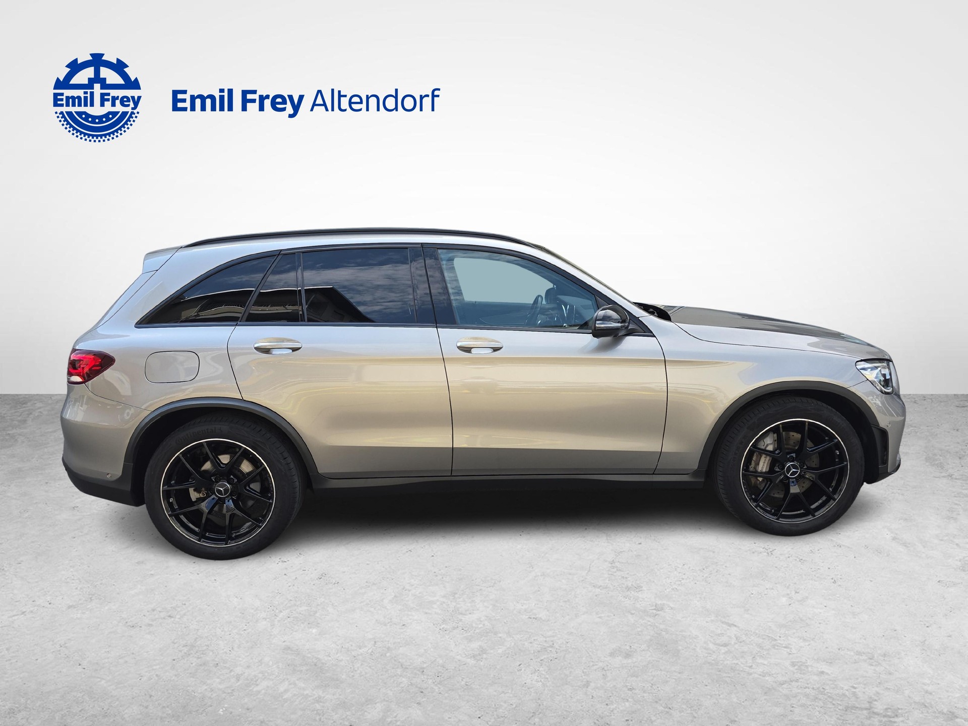 MERCEDES-BENZ GLC 300 d AMG Line 4m-image-5