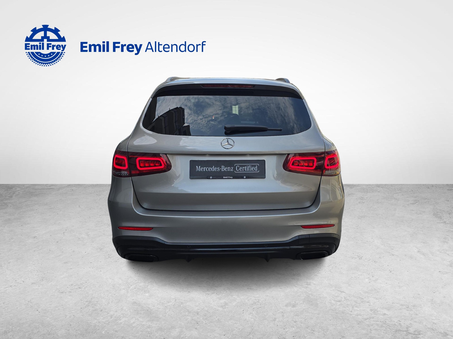 MERCEDES-BENZ GLC 300 d AMG Line 4m-image-3