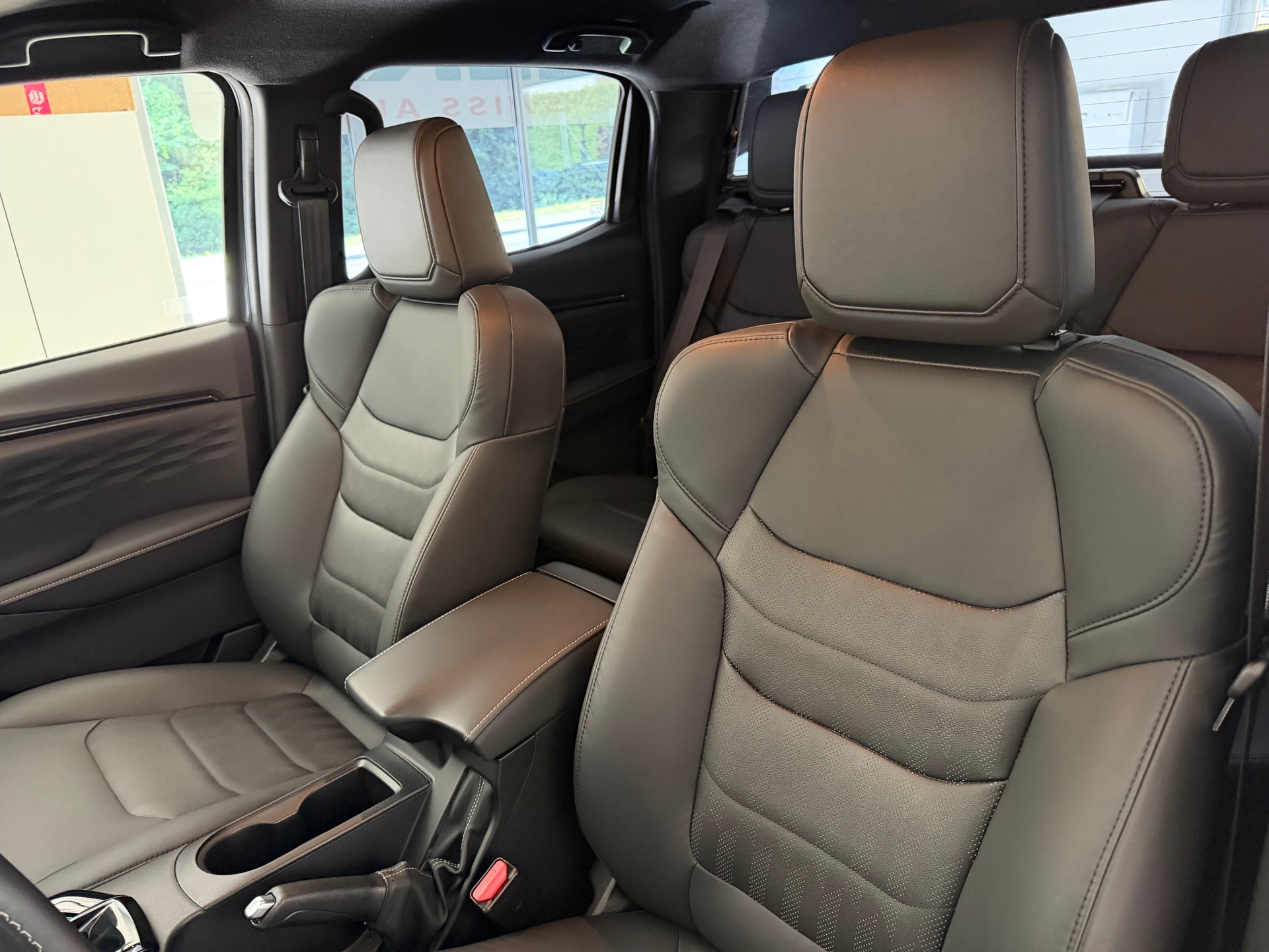 ISUZU D-MAX 1.9 CrewCab N60 Nitro Sport 4x4-image-8