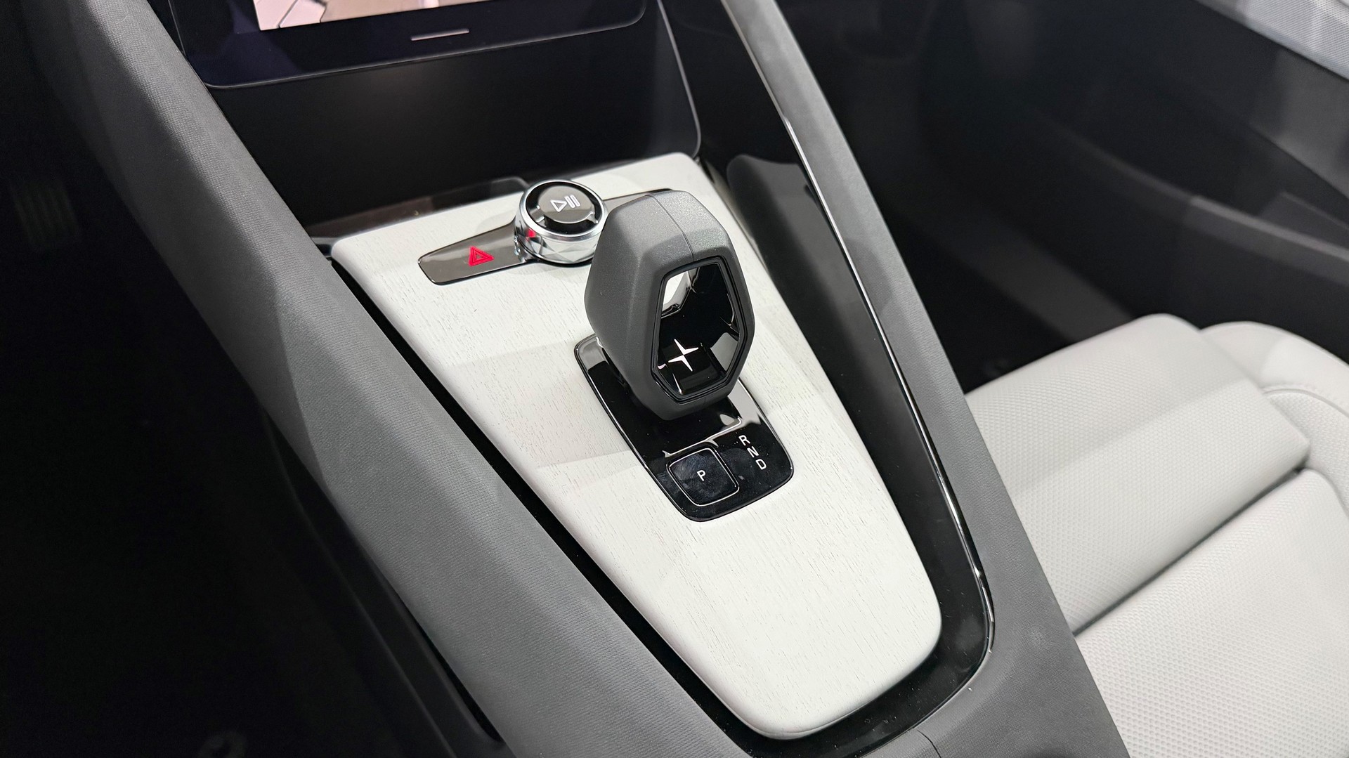 POLESTAR 2 Long Range Dual Motor Perfor-image-15