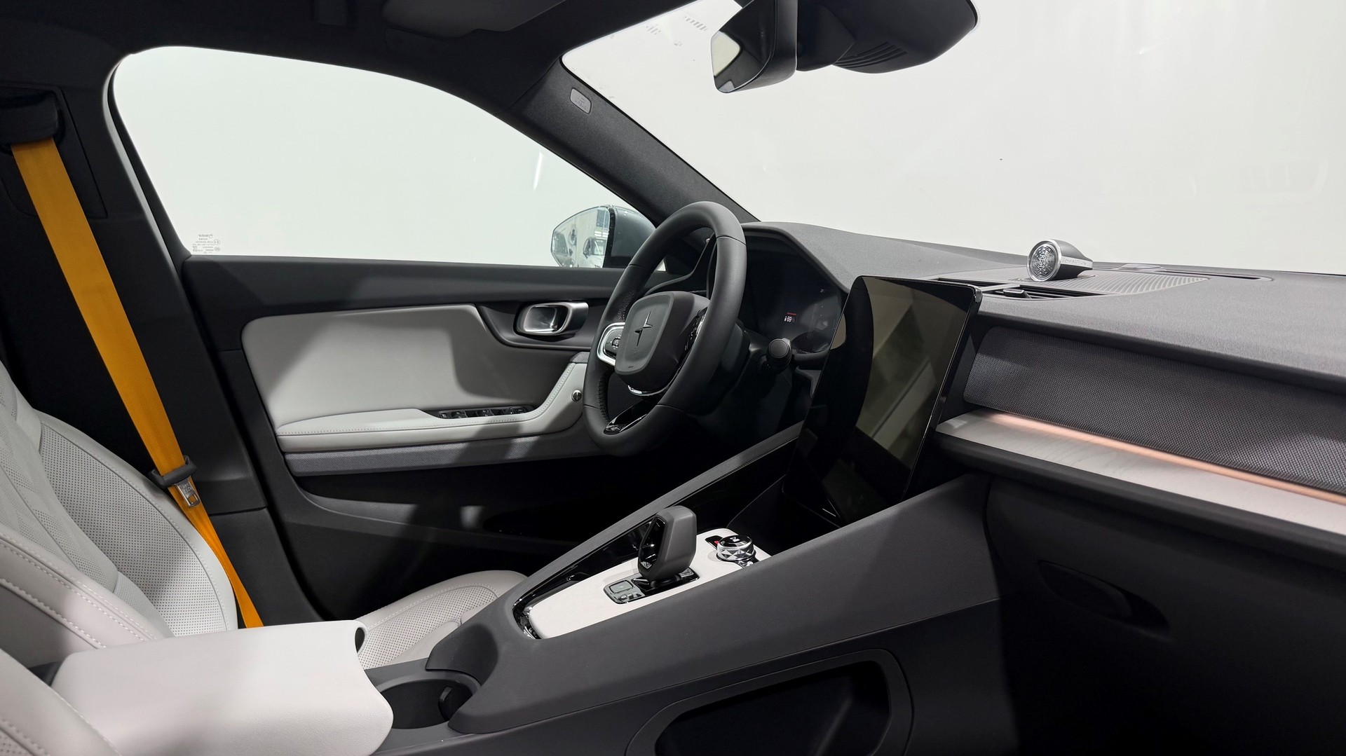 POLESTAR 2 Long Range Dual Motor Perfor-image-3