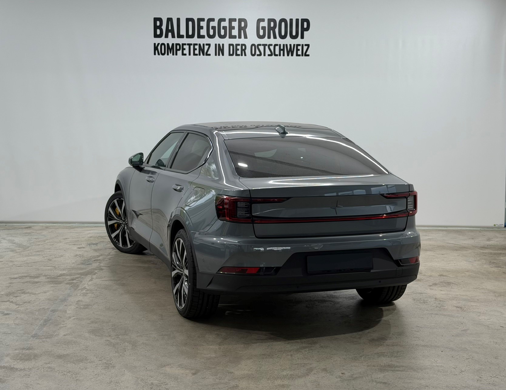 POLESTAR 2 Long Range Dual Motor Perfor-image-1