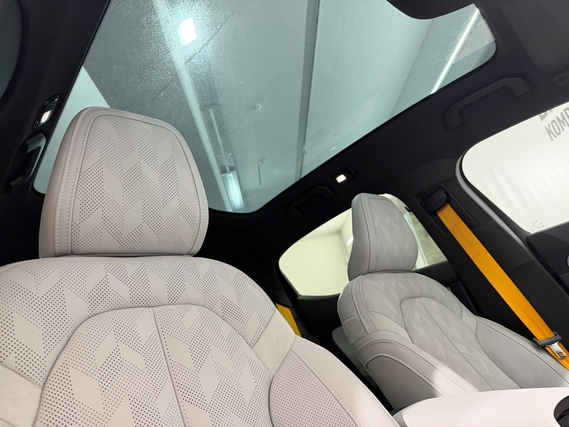 POLESTAR 2 Long Range Dual Motor Perfor-image-13