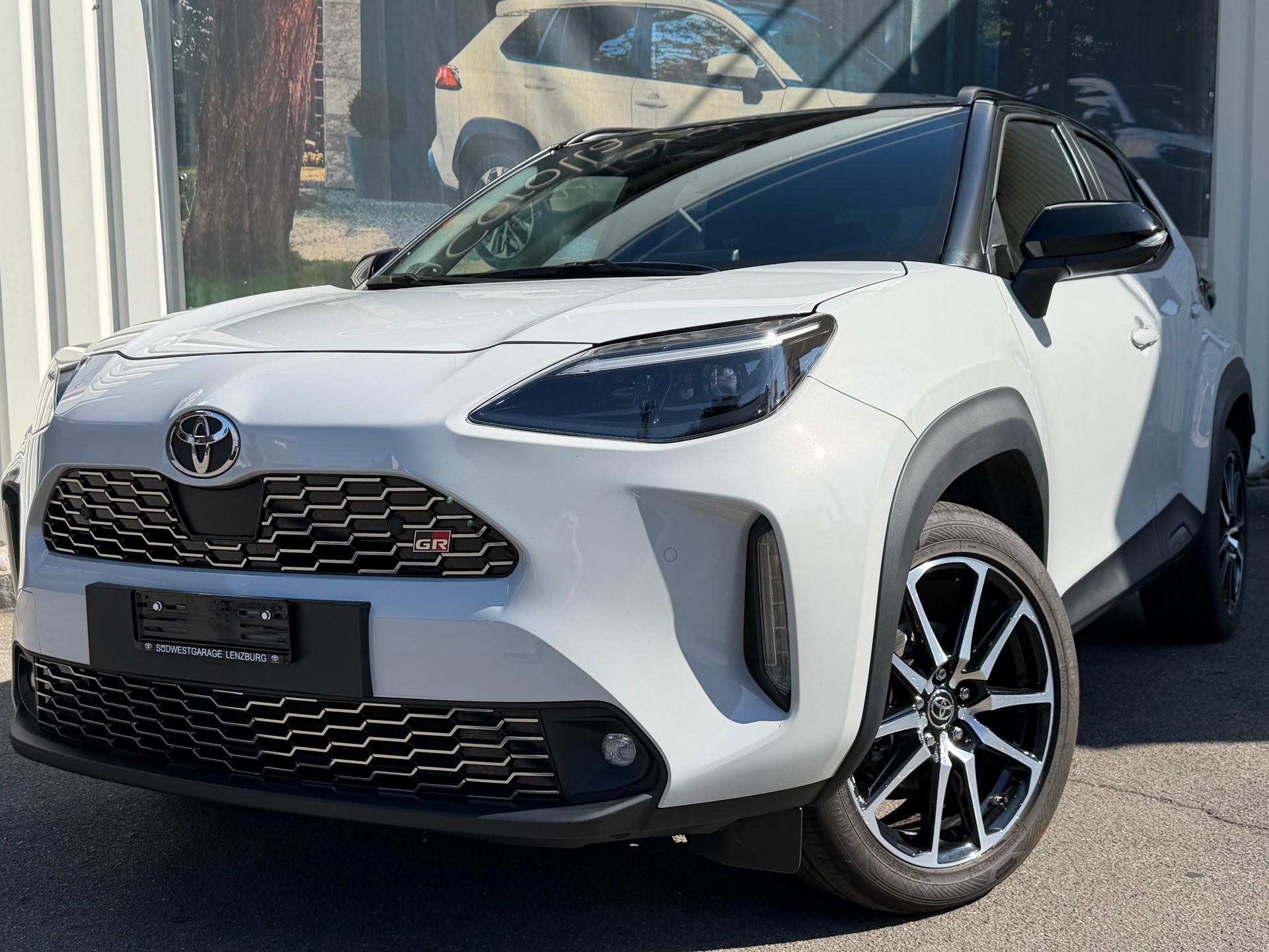 TOYOTA Yaris Cross 1.5 GR Sport e-CVT-image-0