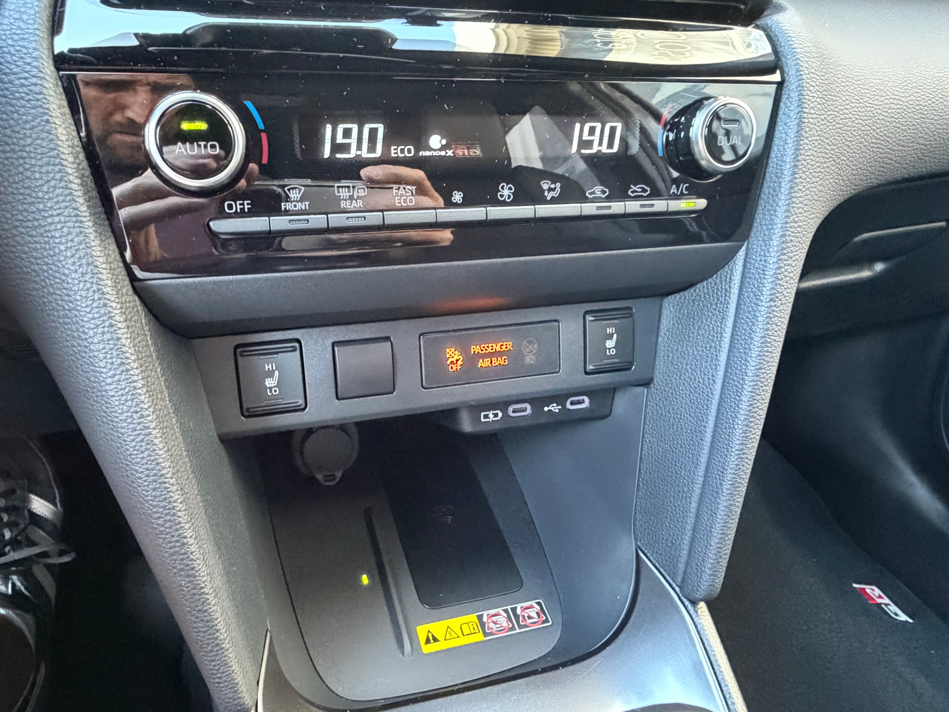 TOYOTA Yaris Cross 1.5 GR Sport e-CVT-image-19