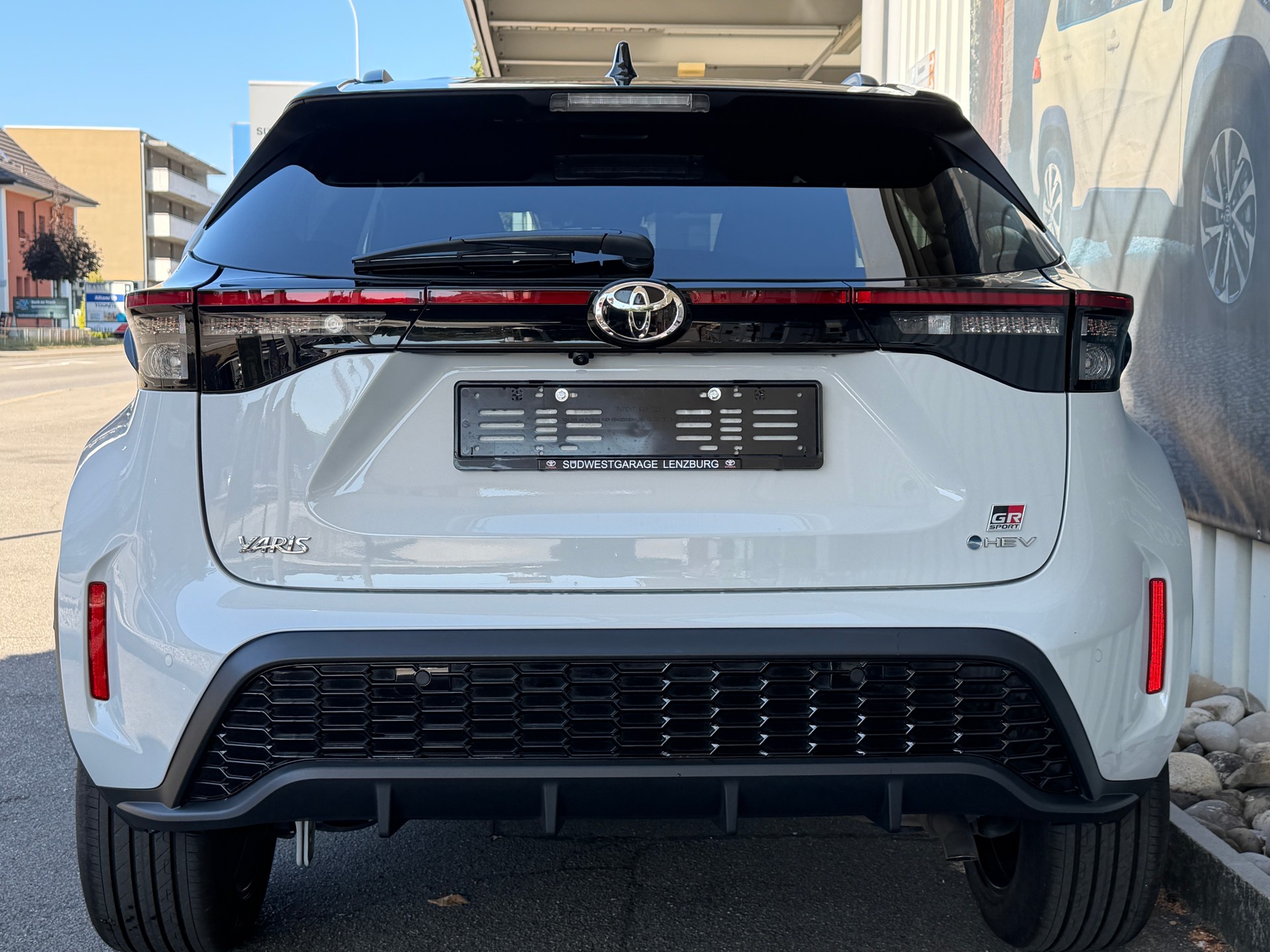 TOYOTA Yaris Cross 1.5 GR Sport e-CVT-image-5