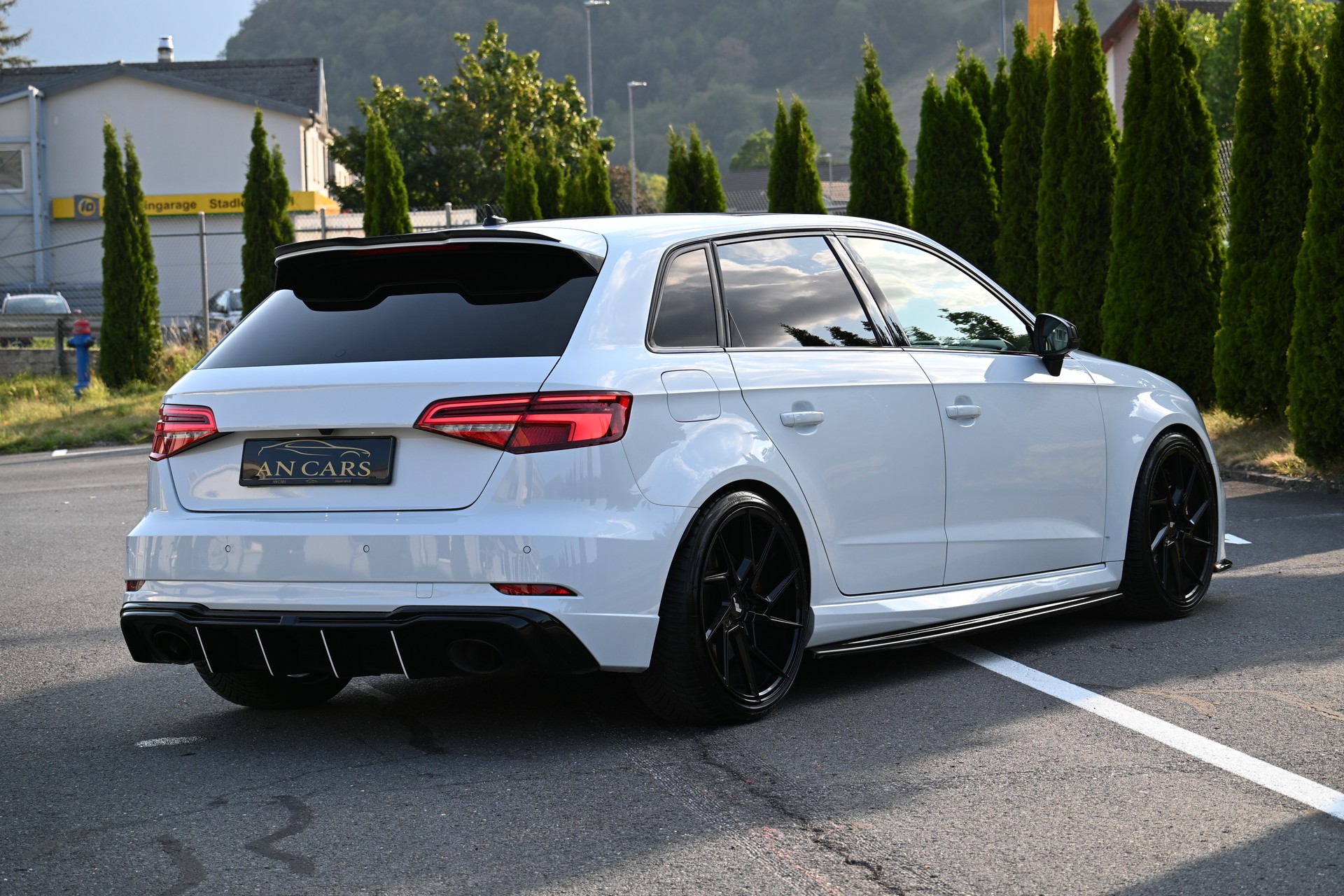 AUDI RS3 Sportback 2.5 TSI Quattro -EINZIGARTIG UNIQUE-& FRISCH AB MFK UND SERVICE -KW GEWINDE FAHRWERK- BRACHIALER SOUND-image-3