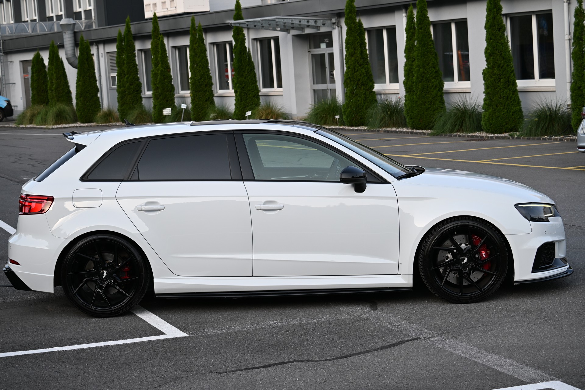 AUDI RS3 Sportback 2.5 TSI Quattro -EINZIGARTIG UNIQUE-& FRISCH AB MFK UND SERVICE -KW GEWINDE FAHRWERK- BRACHIALER SOUND-image-5