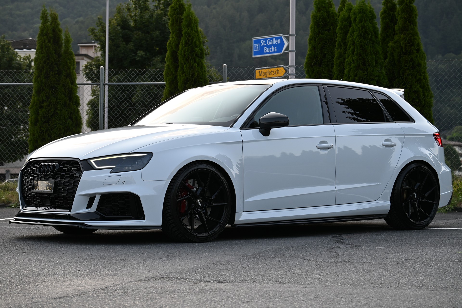 AUDI RS3 Sportback 2.5 TSI Quattro -EINZIGARTIG UNIQUE-& FRISCH AB MFK UND SERVICE -KW GEWINDE FAHRWERK- BRACHIALER SOUND-image-1