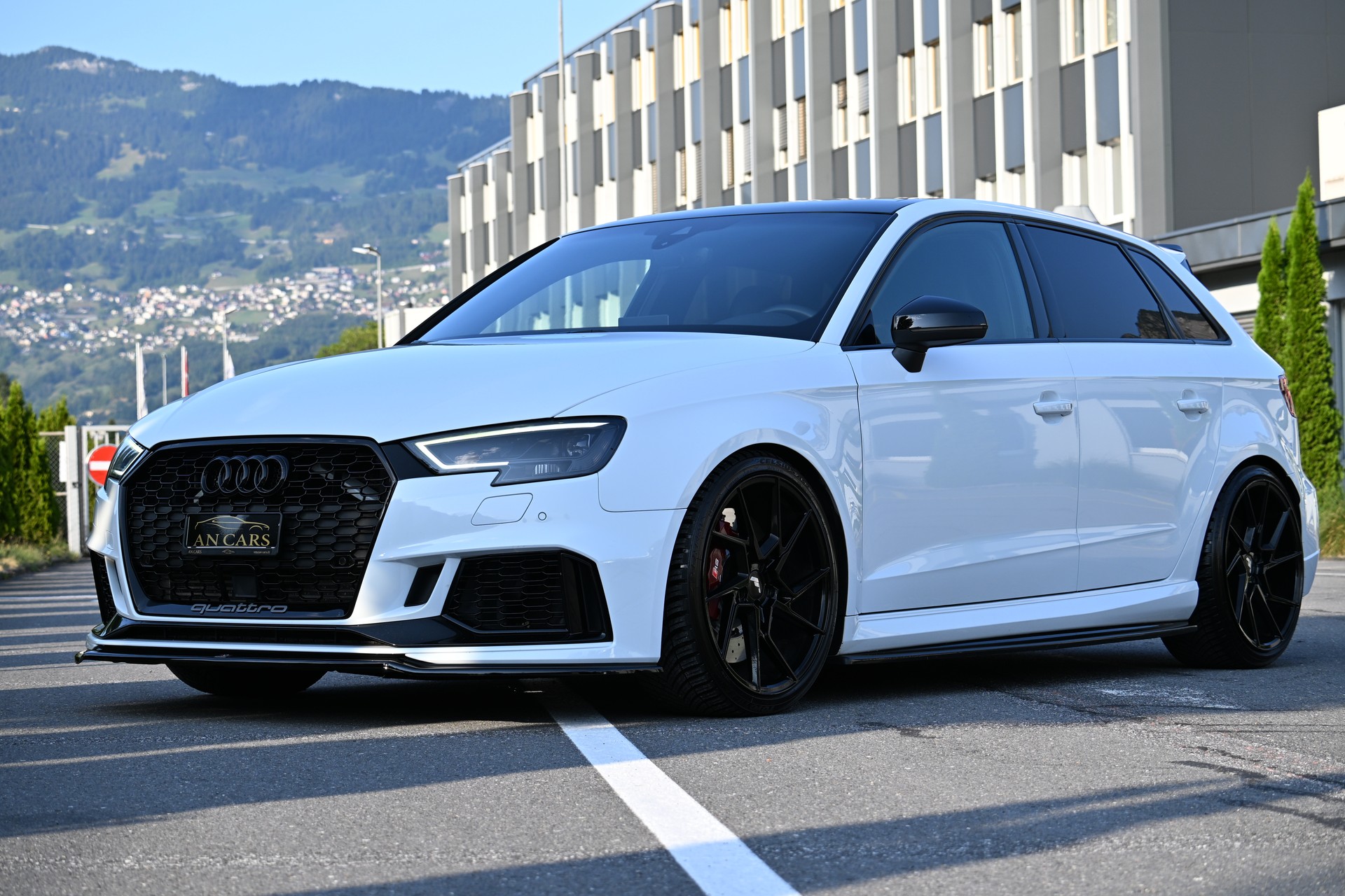 AUDI RS3 Sportback 2.5 TSI Quattro -EINZIGARTIG UNIQUE-& FRISCH AB MFK UND SERVICE -KW GEWINDE FAHRWERK- BRACHIALER SOUND-image-0