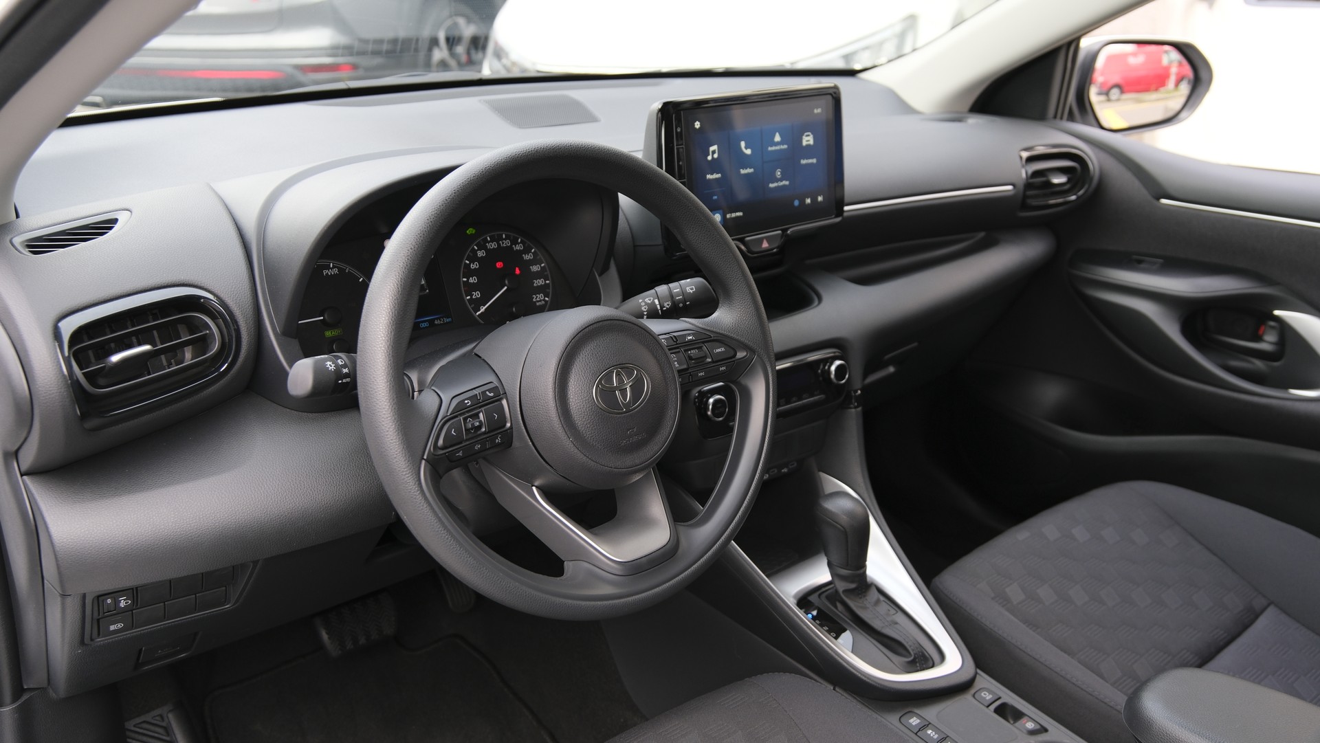 TOYOTA Yaris 1.5 Comfort e-CVT-image-20