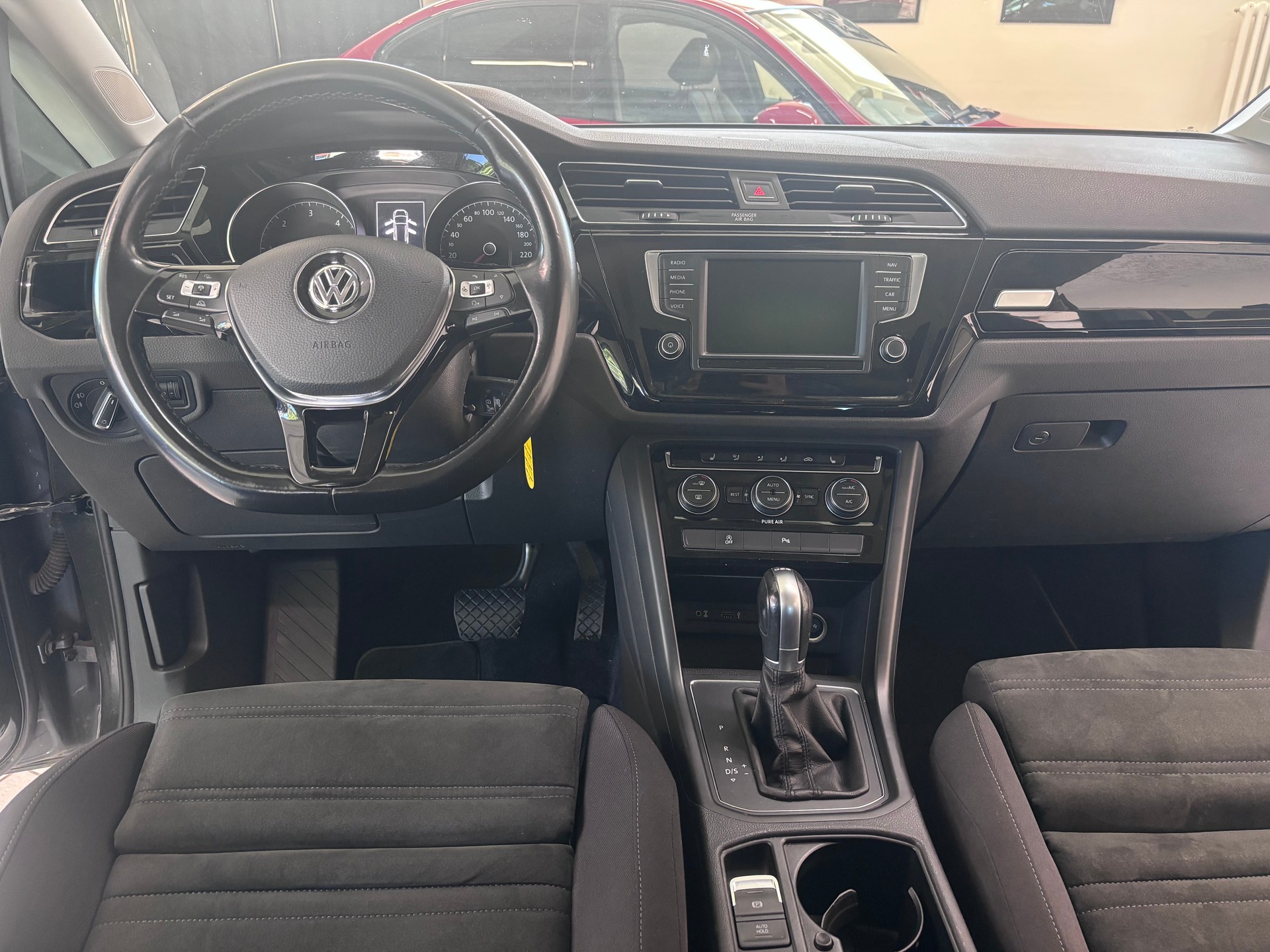 VW Touran 2.0 TDI BlueMotion Technology Highline DSG-image-7