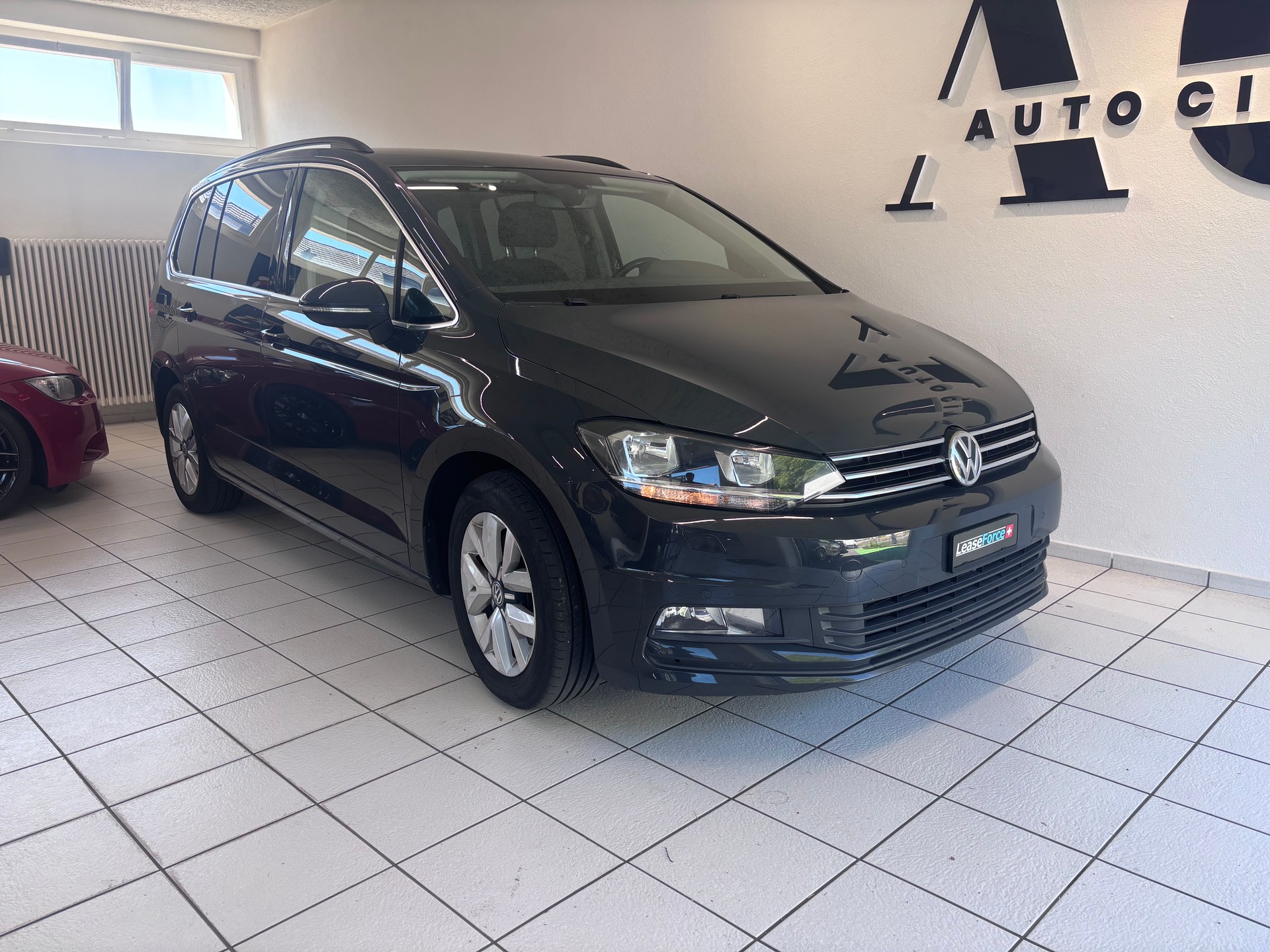 VW Touran 2.0 TDI BlueMotion Technology Highline DSG-image-0