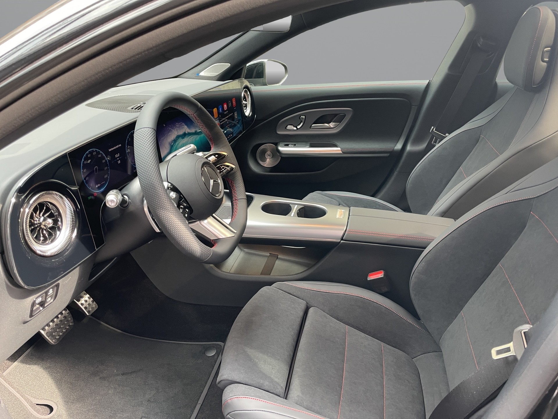 MERCEDES-BENZ CLA 200 8G-DCT 4Matic-image-7