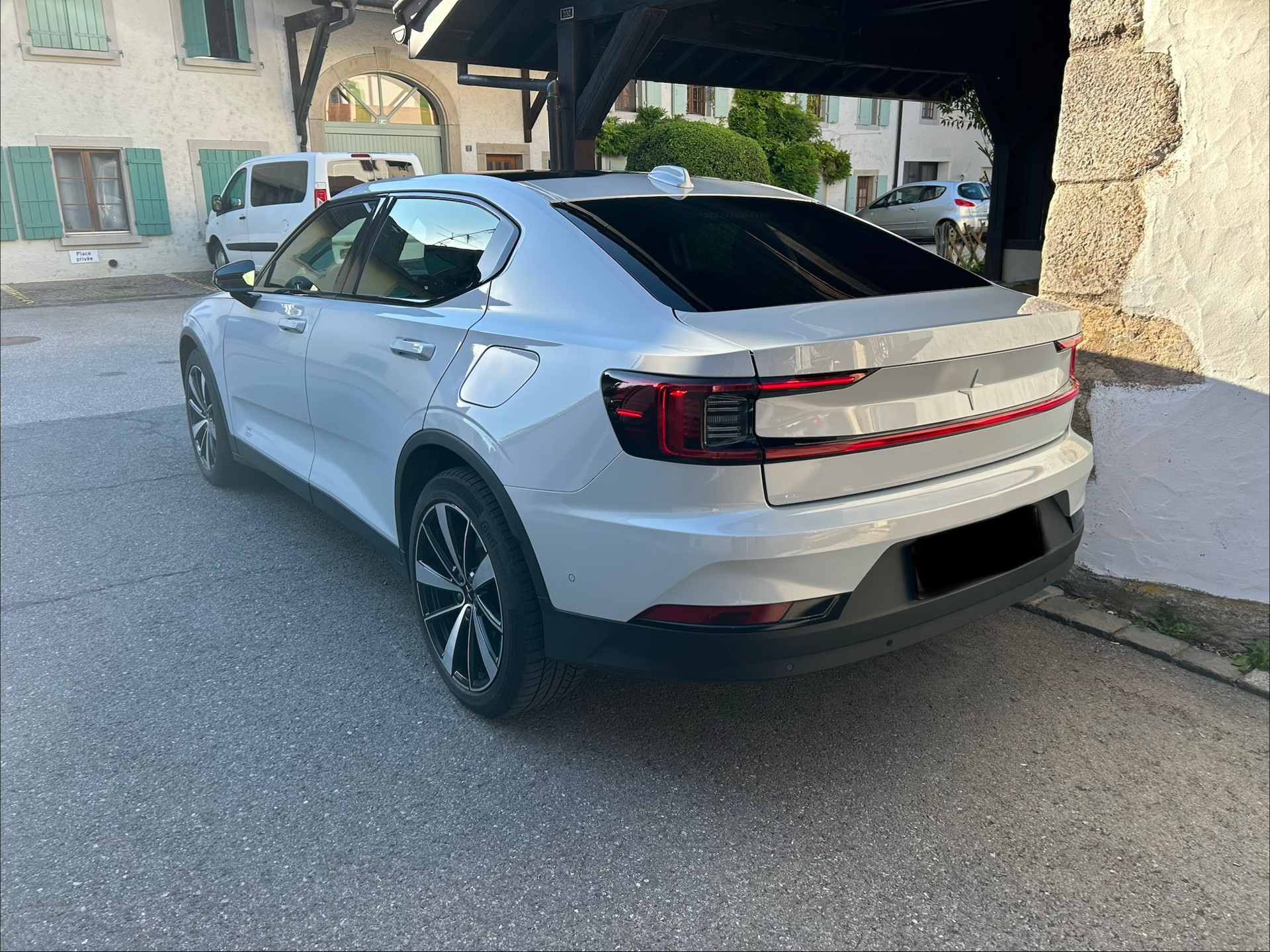 POLESTAR Long Range Dual Motor-image-5