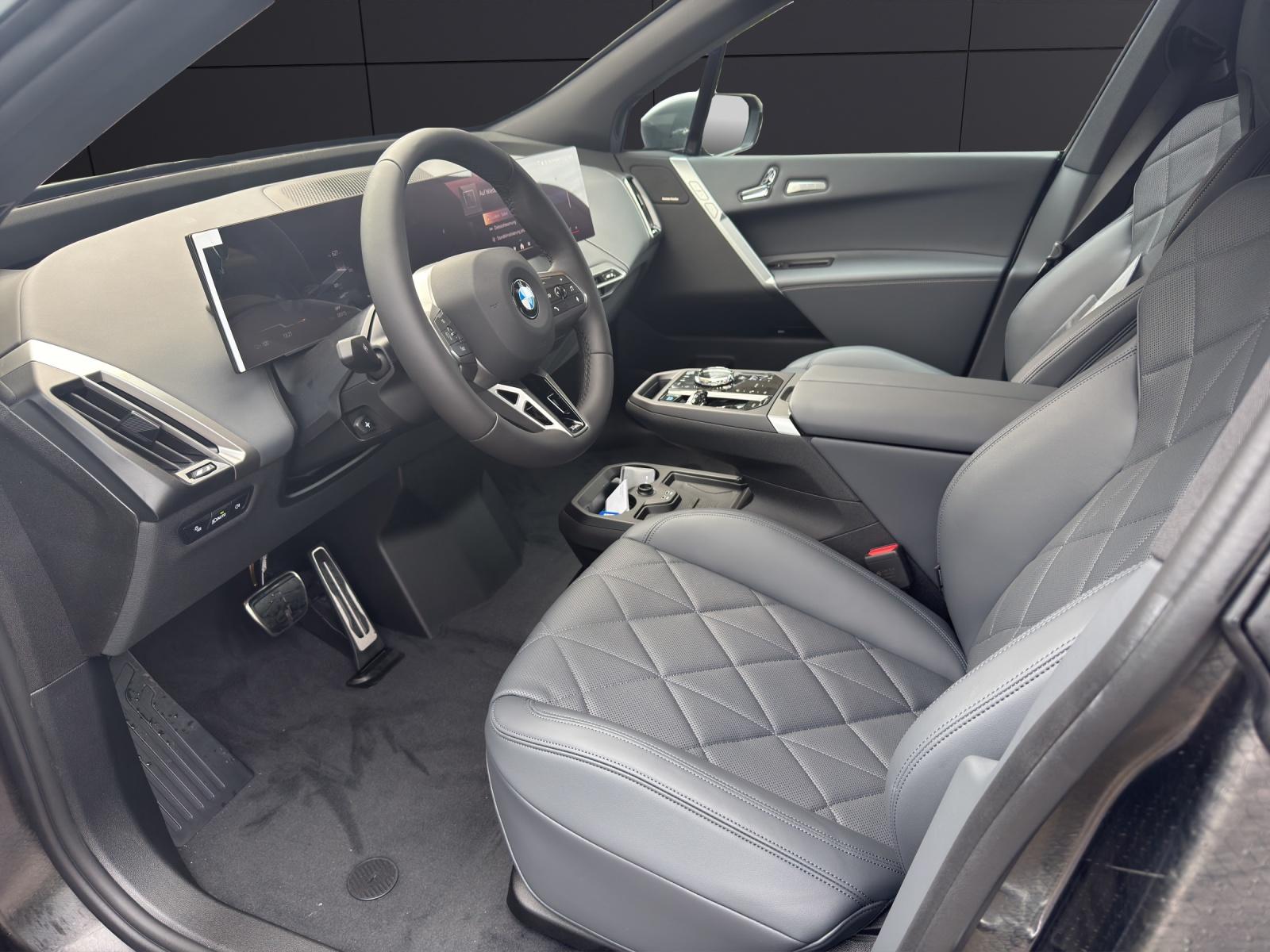 BMW iX xDrive60-image-3
