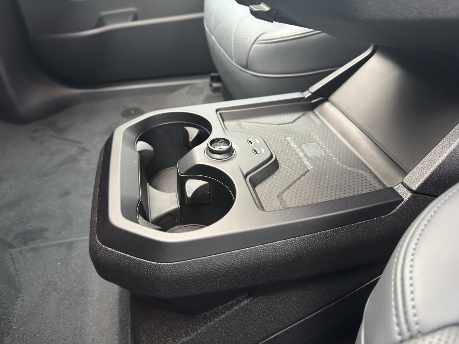 BMW iX xDrive60-image-21