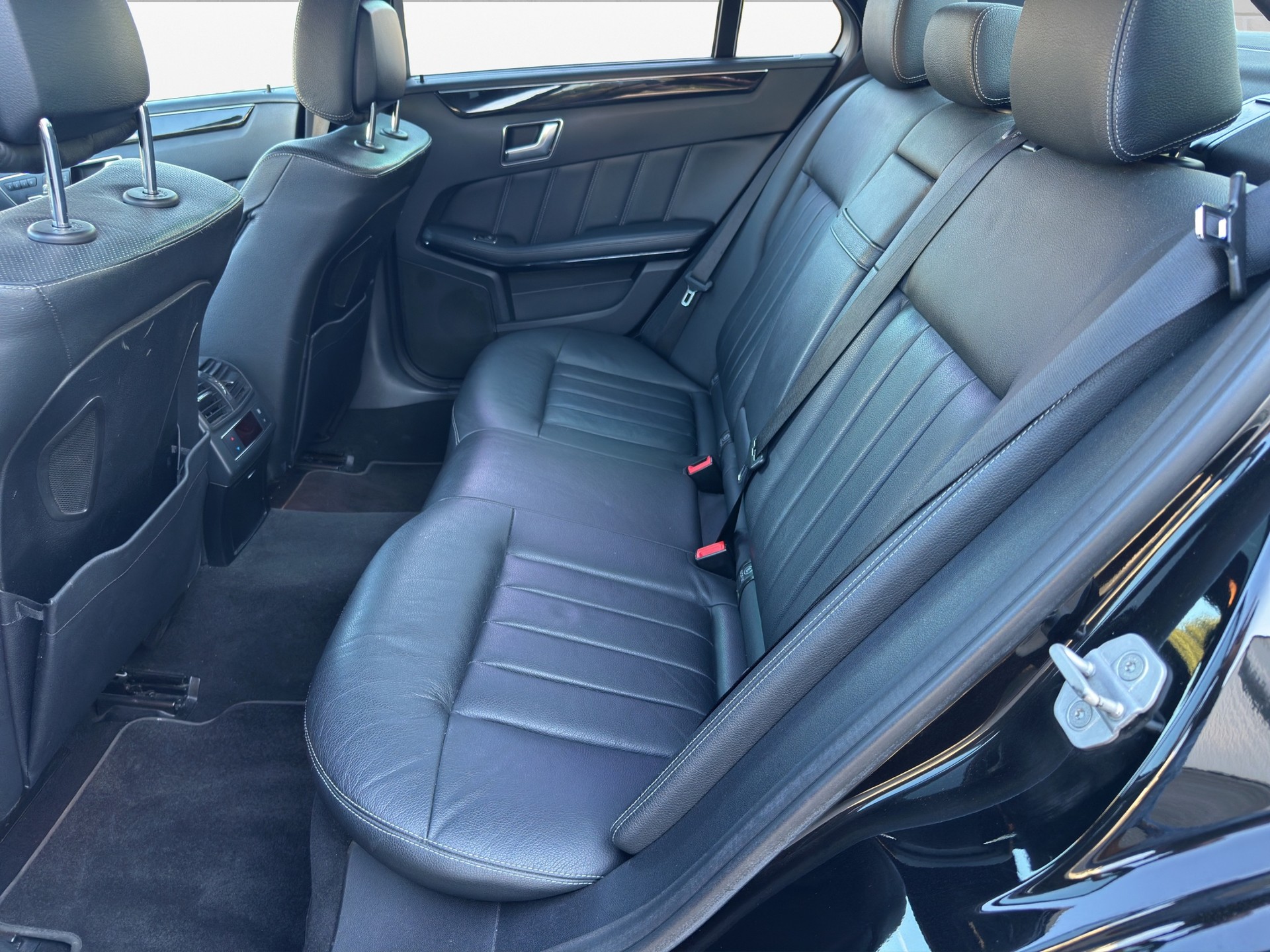 MERCEDES-BENZ E 400 Avantgarde 7G-Tronic-image-11