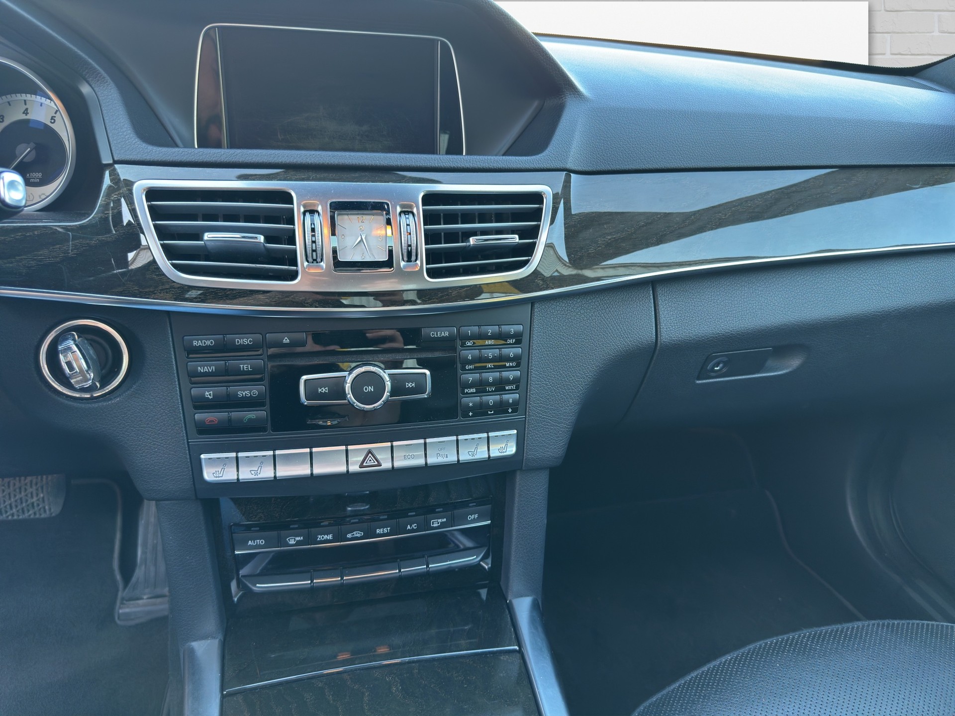 MERCEDES-BENZ E 400 Avantgarde 7G-Tronic-image-12