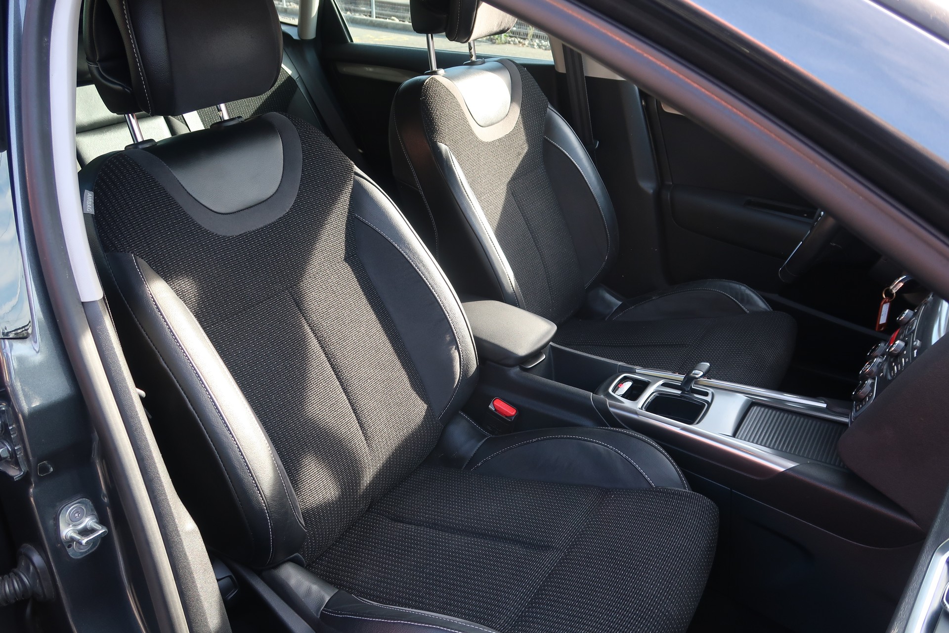 CITROEN C4 Berline 1.6 THP Exclusive EGS6-image-11