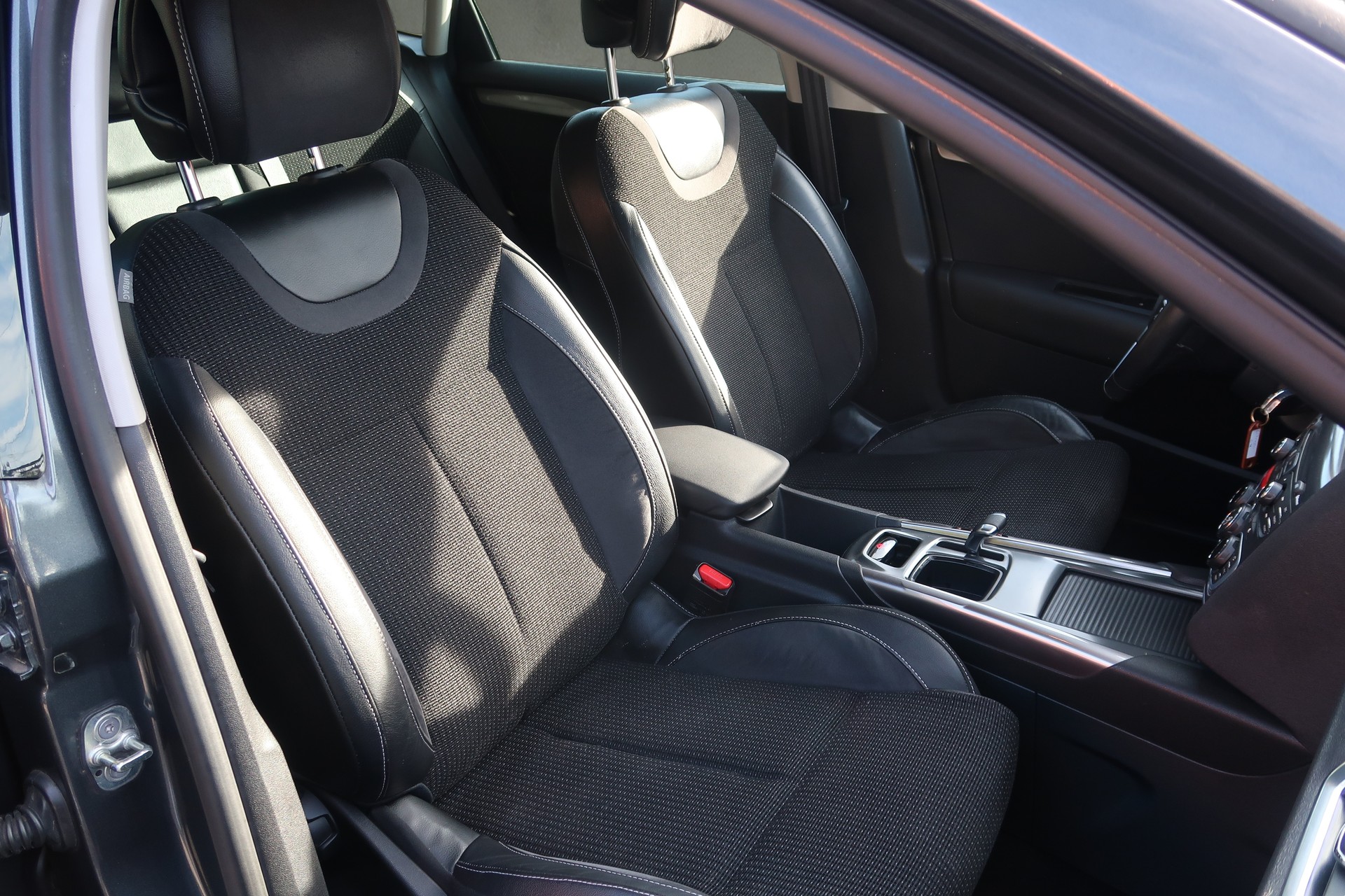 CITROEN C4 Berline 1.6 THP Exclusive EGS6-image-11