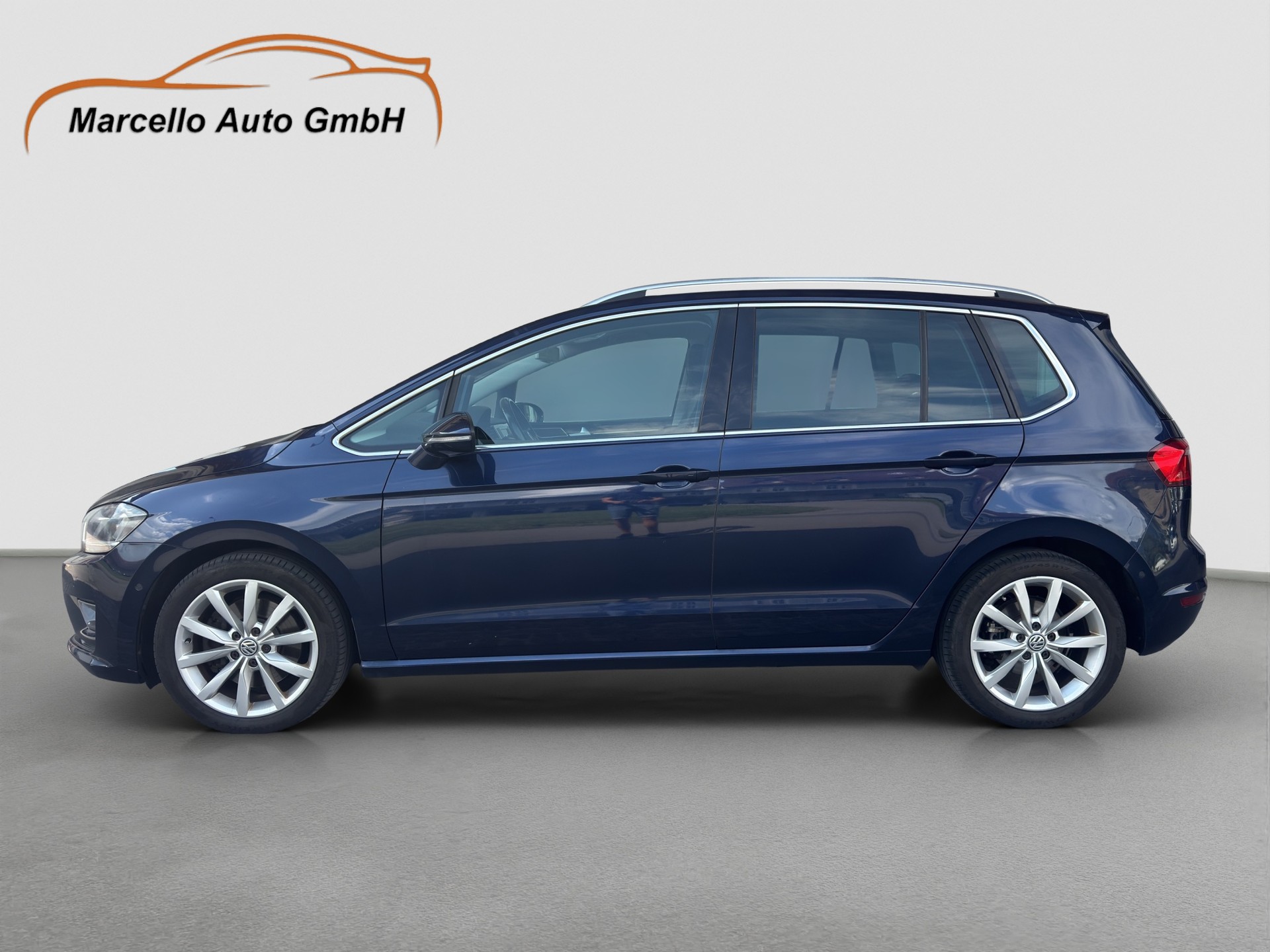 VW Golf Sportsvan 2.0 TDI Highline DSG-image-1