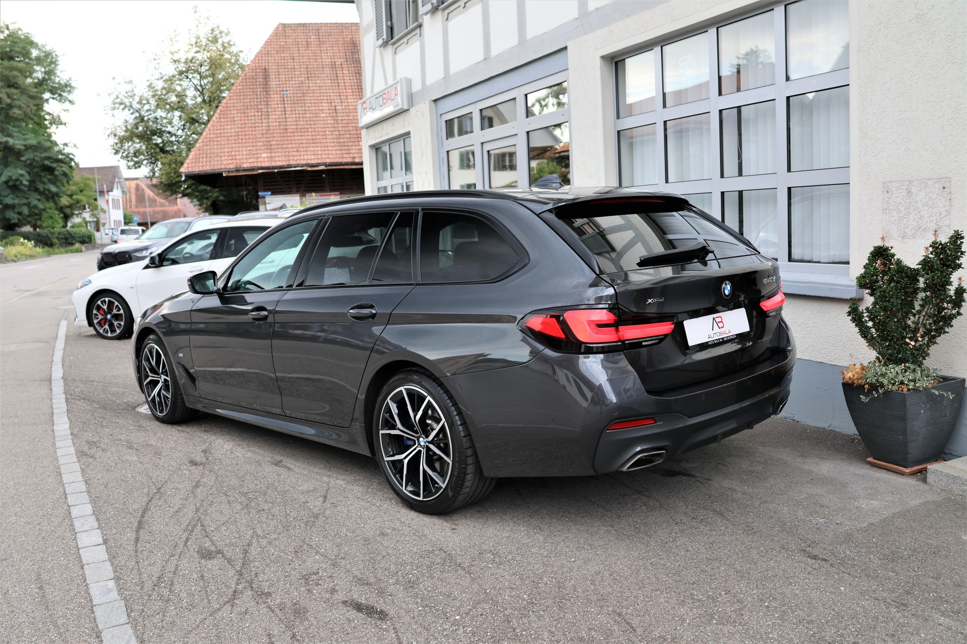 BMW 540d xDrive 48V Touring Pure M Sport Steptronic (CH)-image-6