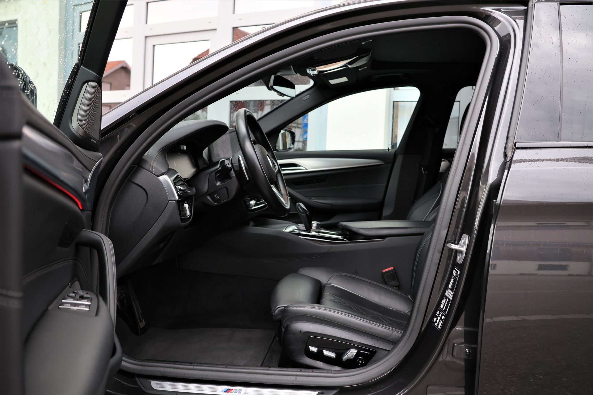 BMW 540d xDrive 48V Touring Pure M Sport Steptronic (CH)-image-8