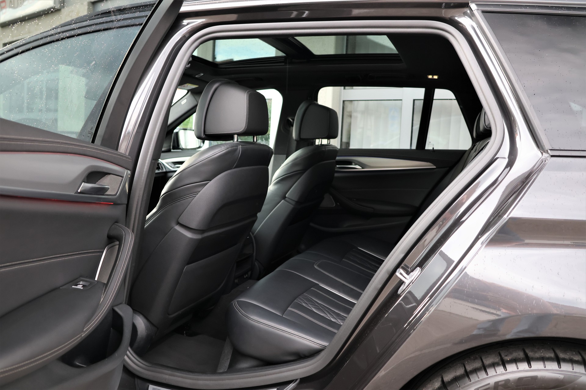 BMW 540d xDrive 48V Touring Pure M Sport Steptronic (CH)-image-12