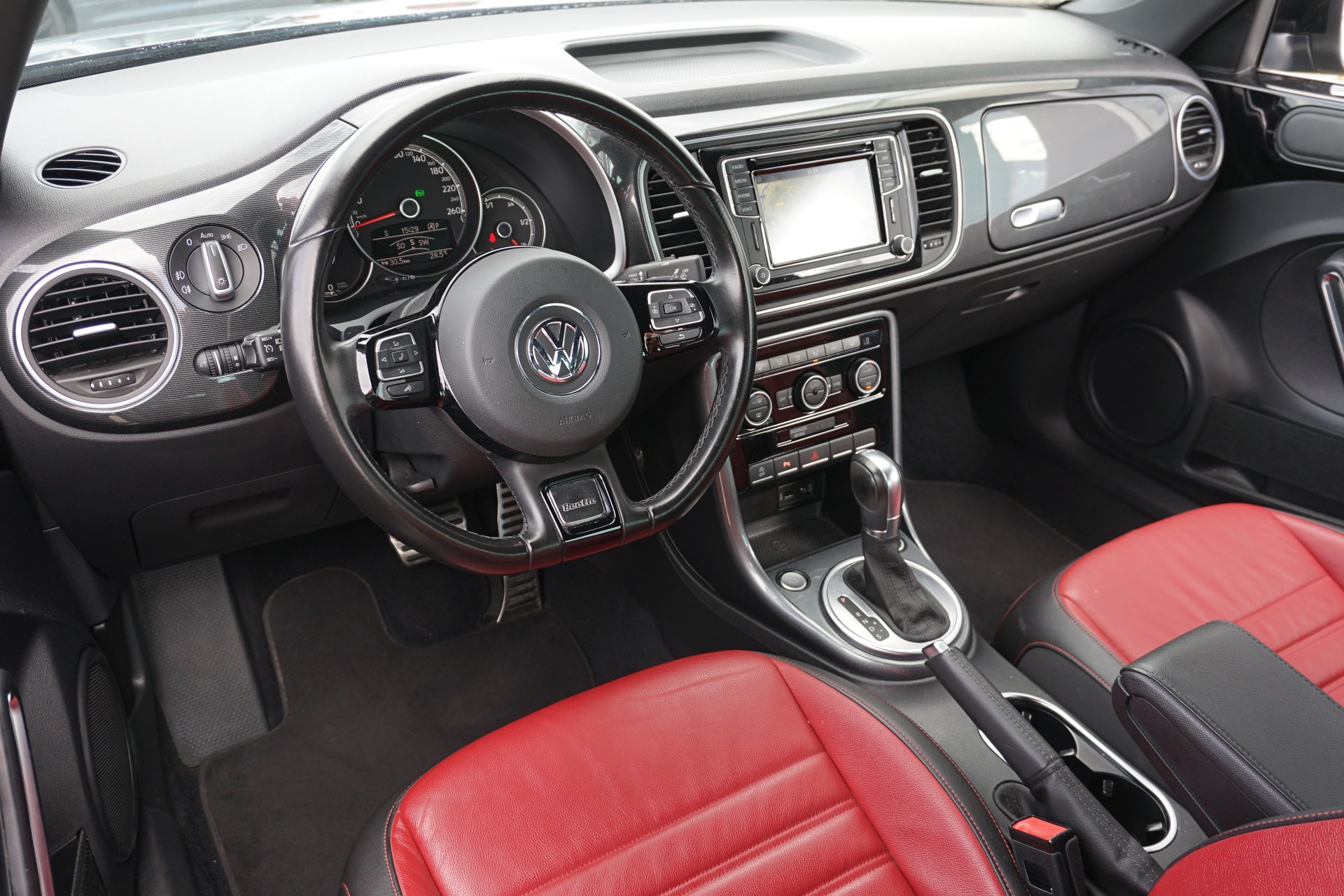 VW Beetle 1.4 TSI BMT R-Line-image-14