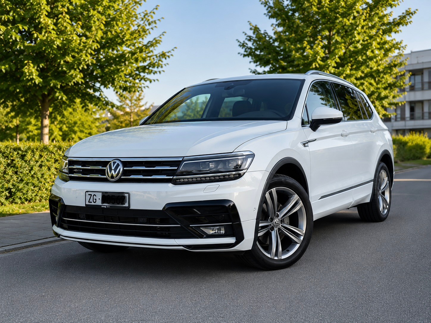 VW 2.0 TSI Highline DSG Allspace-image-0