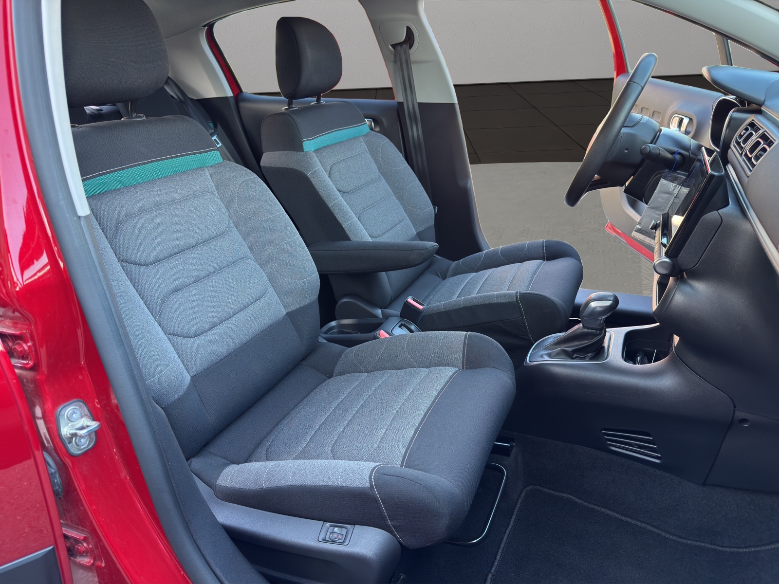 CITROEN C3 1.2i PureTech Swiss Edition EAT6-image-16