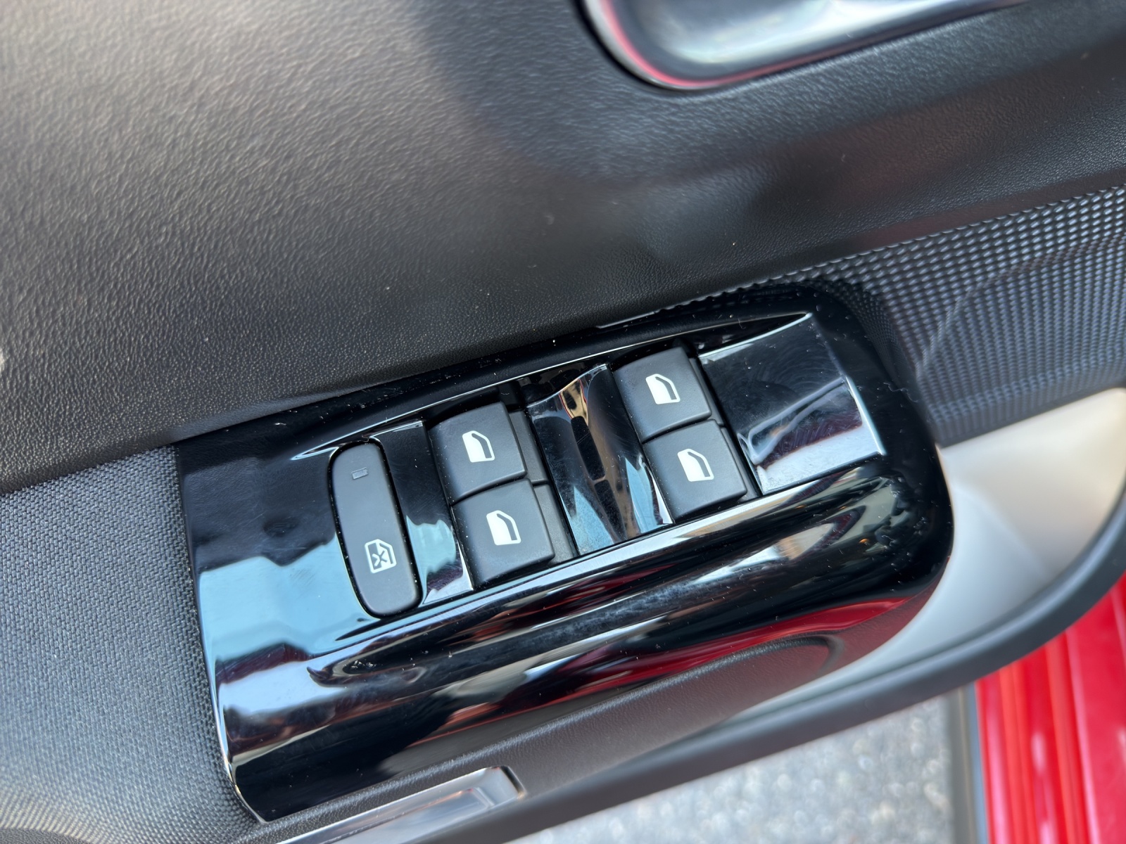 CITROEN C3 1.2i PureTech Swiss Edition EAT6-image-19