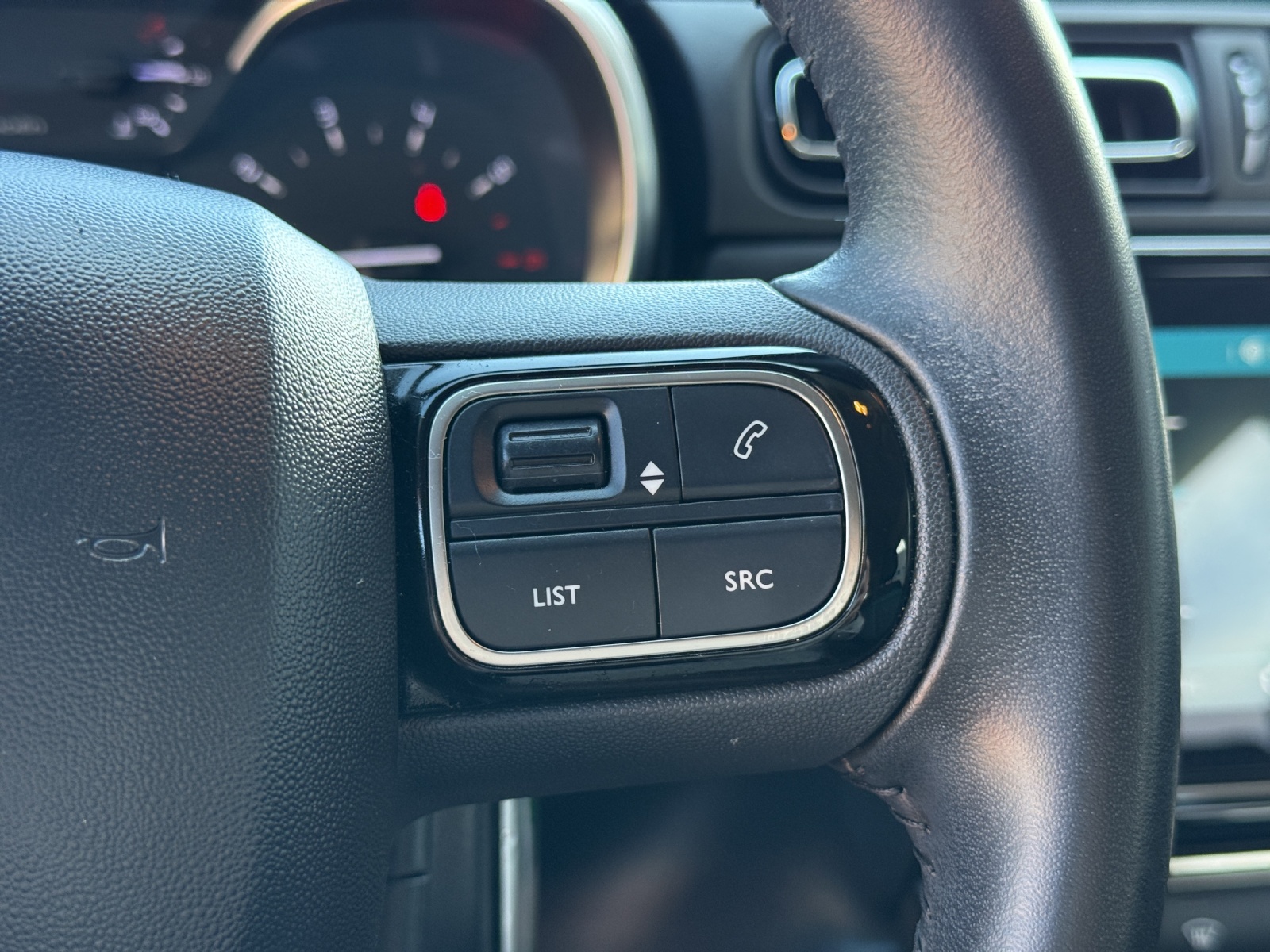 CITROEN C3 1.2i PureTech Swiss Edition EAT6-image-23